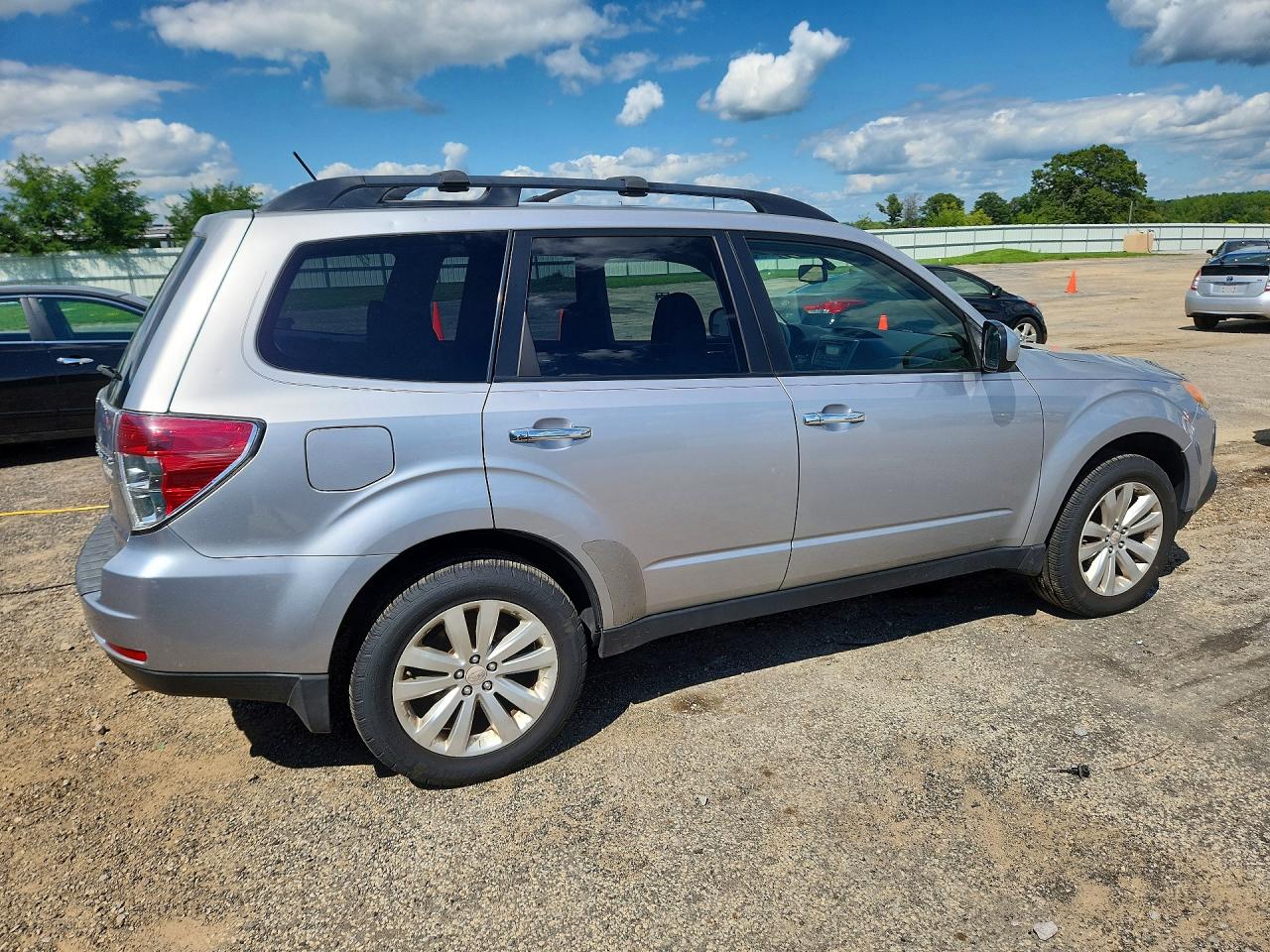 2012 Subaru Forester 2.5x Premium Silver vin: JF2SHADC1CH440537
