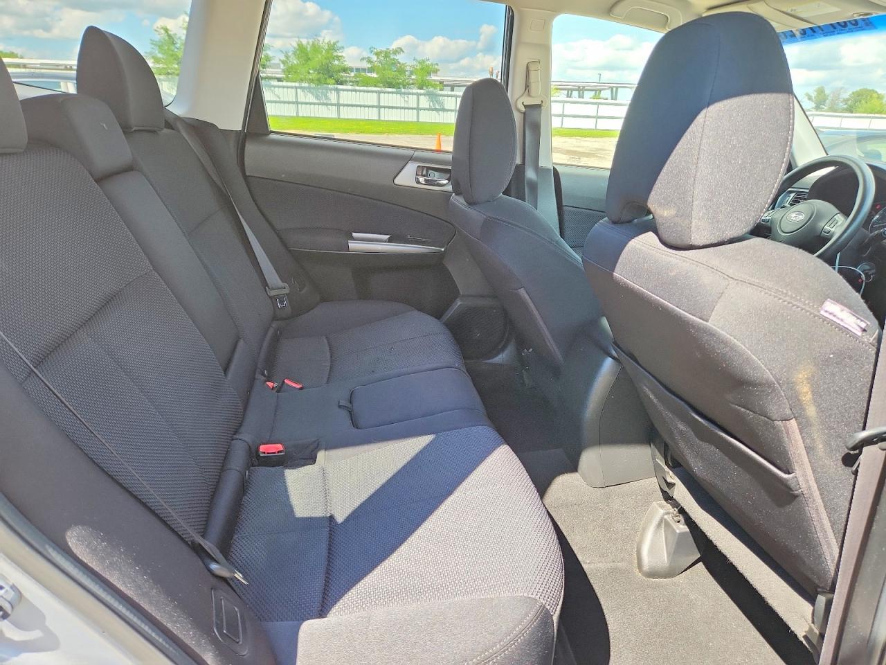 2012 Subaru Forester 2.5x Premium Silver vin: JF2SHADC1CH440537