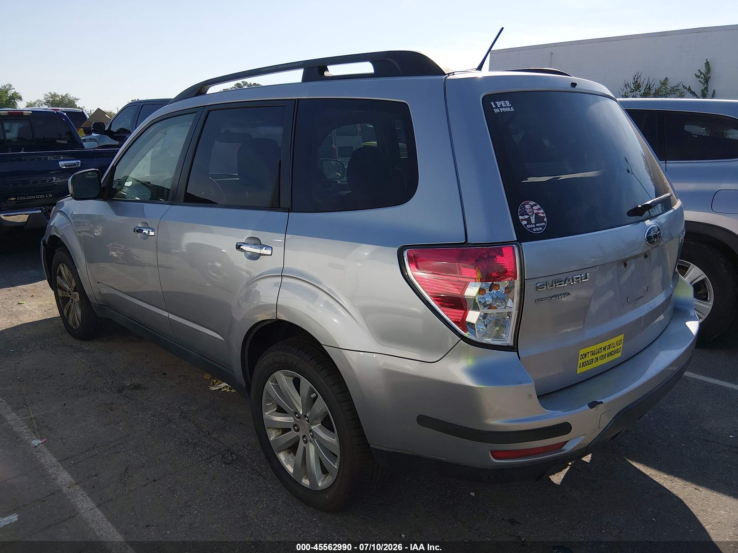 2012 Subaru Forester 2.5x Premium Silver vin: JF2SHADC1CH444393