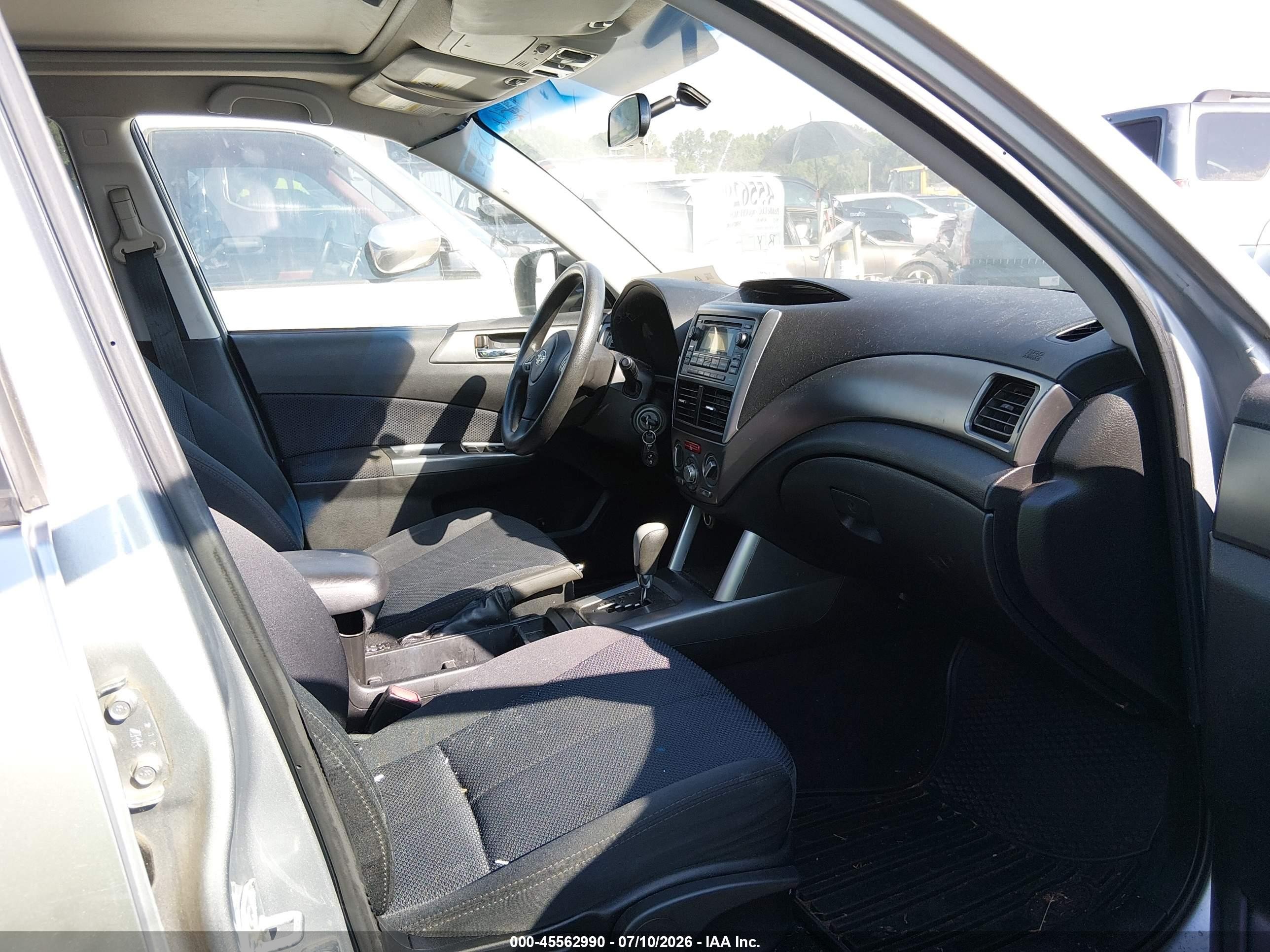 2012 Subaru Forester 2.5x Premium Silver vin: JF2SHADC1CH444393