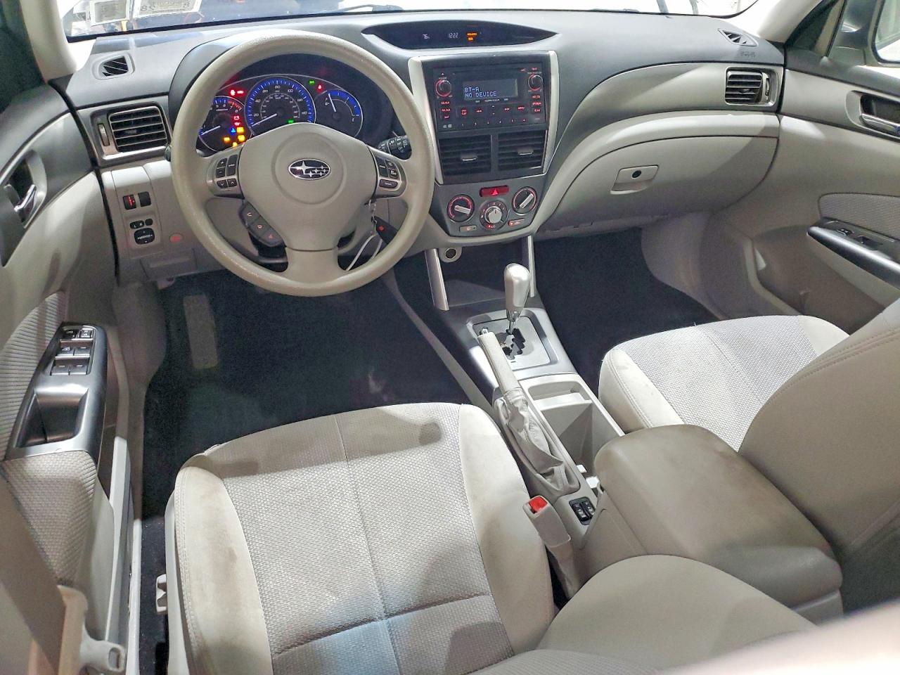 2012 Subaru Forester 2.5x Premium White vin: JF2SHADC1CH448248