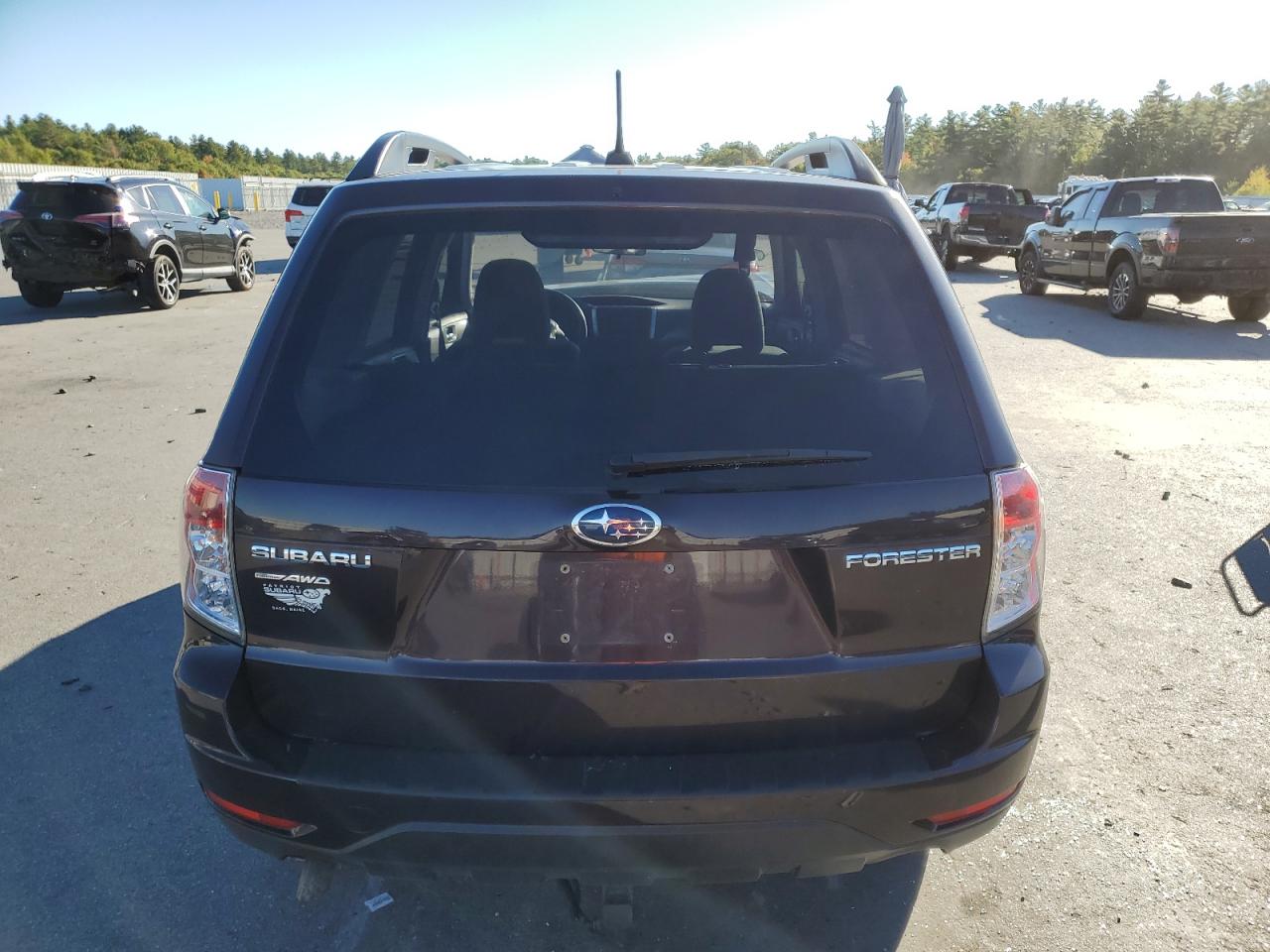 2013 Subaru Forester 2.5x Premium Purple vin: JF2SHADC1DG403527