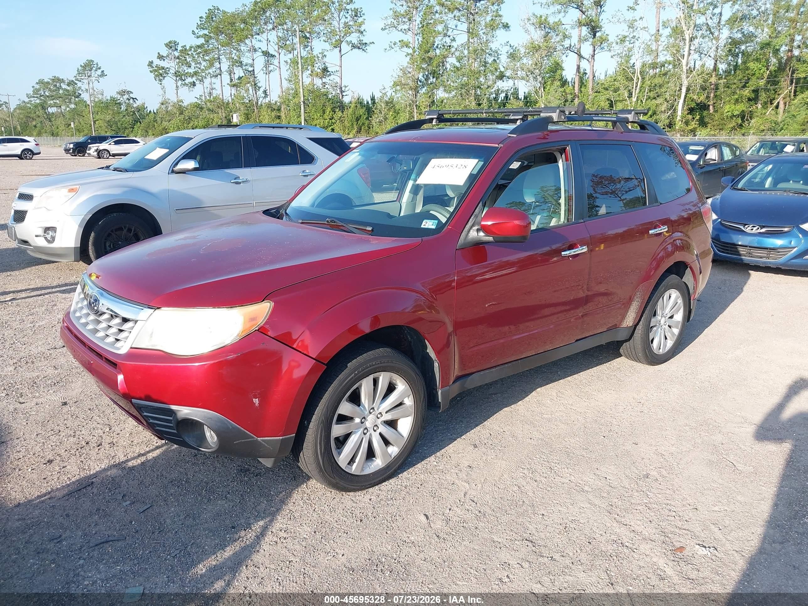 2013 Subaru Forester 2.5x Premium Red vin: JF2SHADC1DH443553
