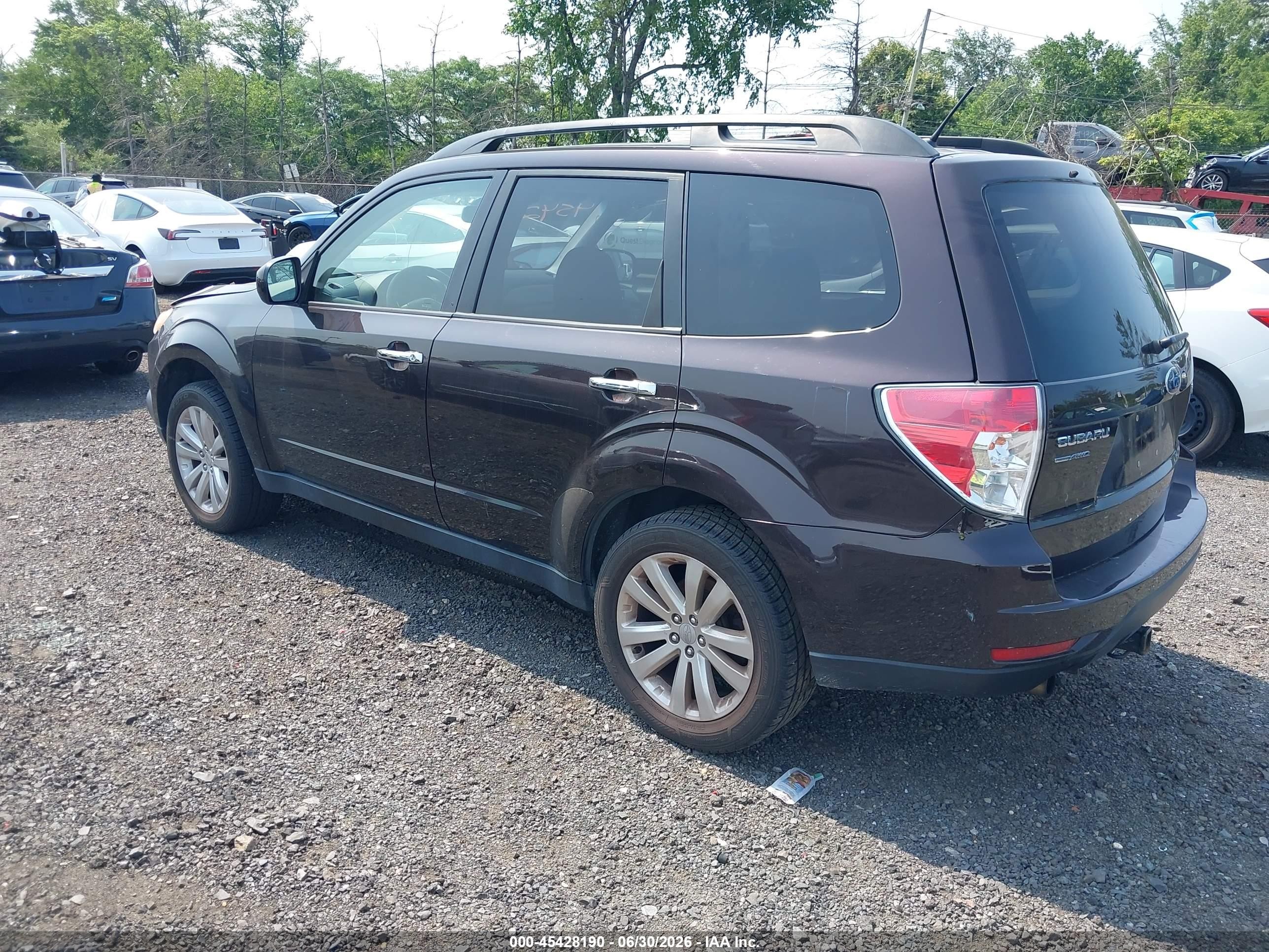 2013 Subaru Forester 2.5x Premium Burgundy vin: JF2SHADC1DH446002
