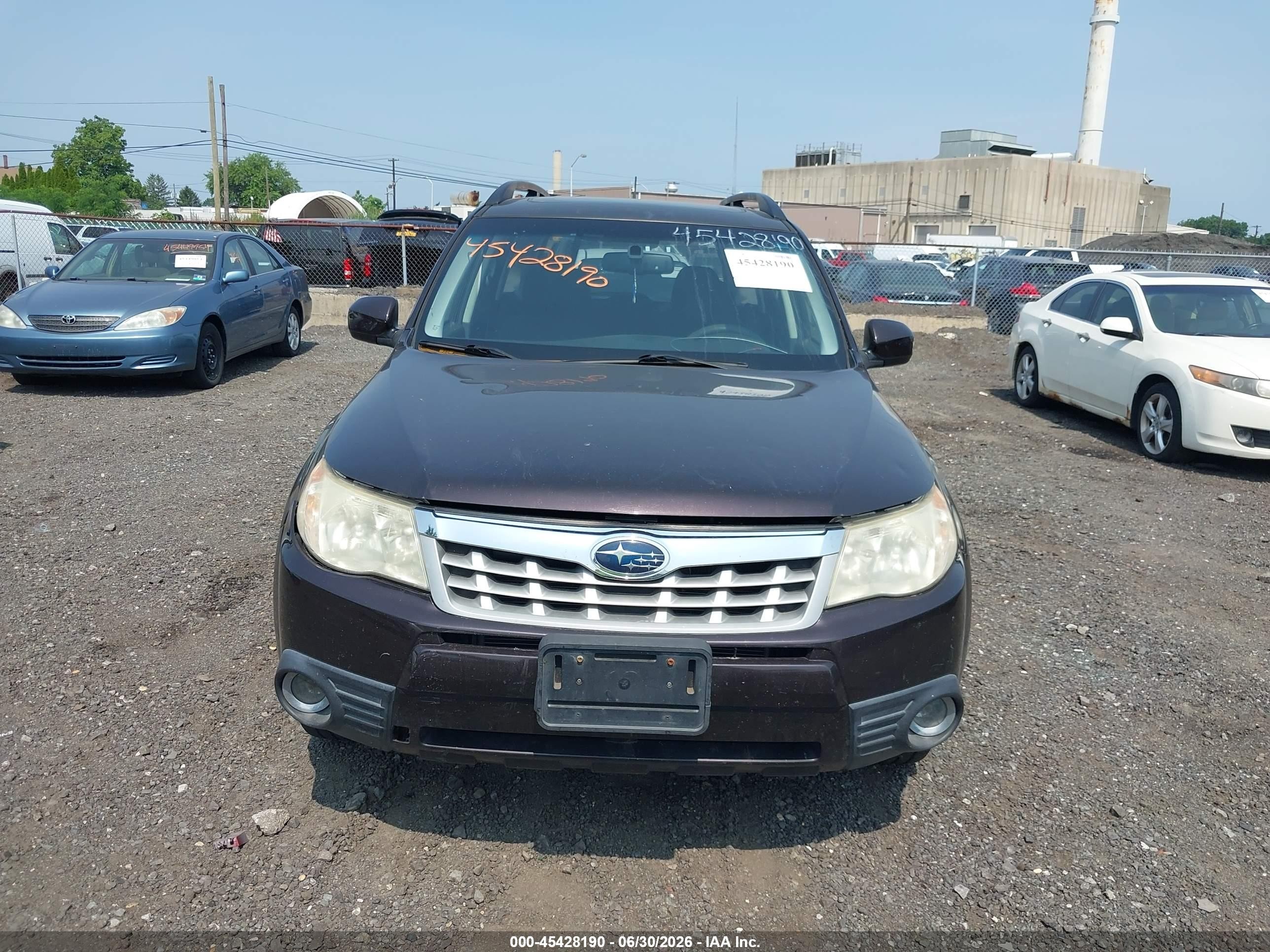 2013 Subaru Forester 2.5x Premium Burgundy vin: JF2SHADC1DH446002
