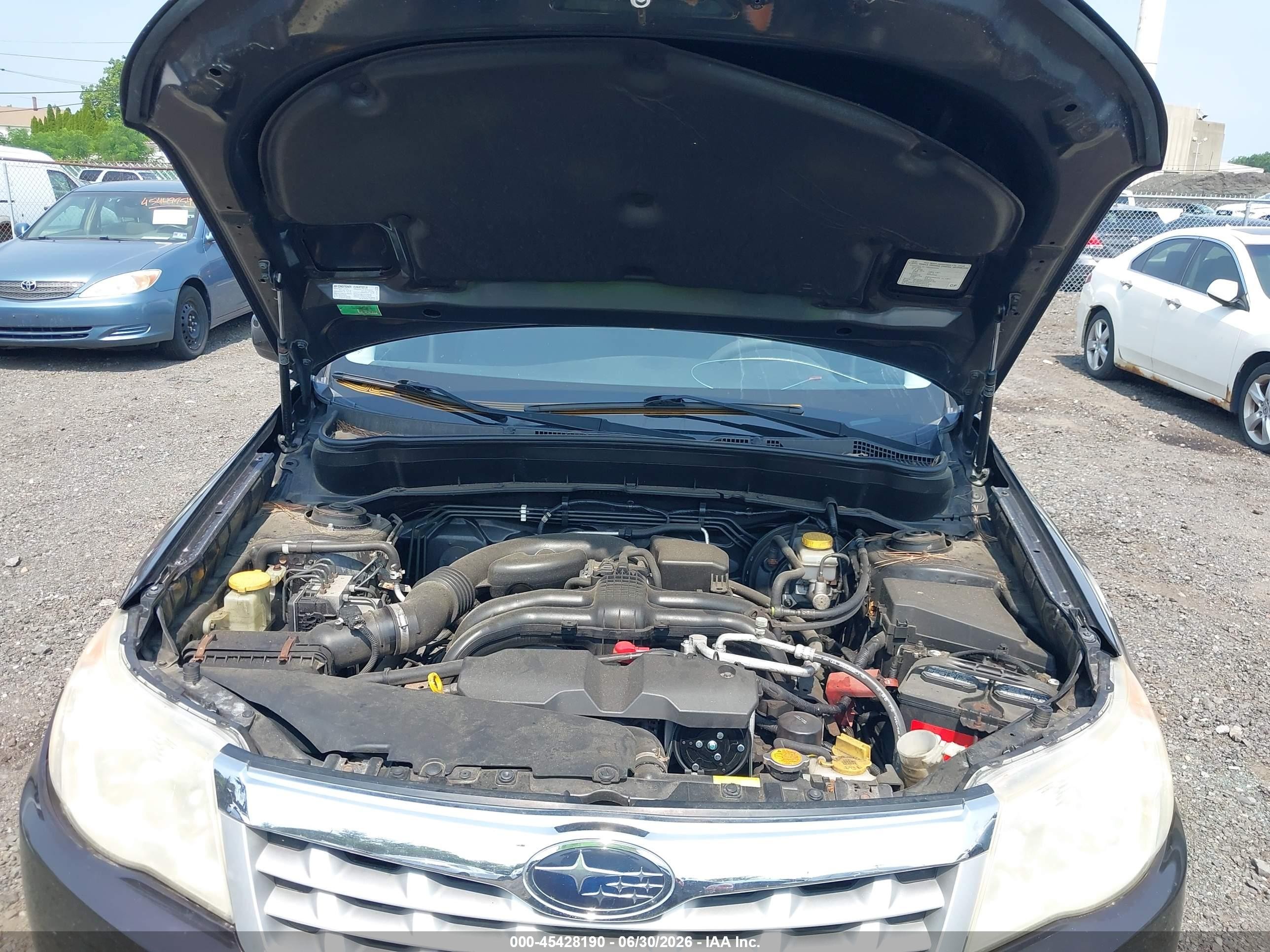 2013 Subaru Forester 2.5x Premium Burgundy vin: JF2SHADC1DH446002