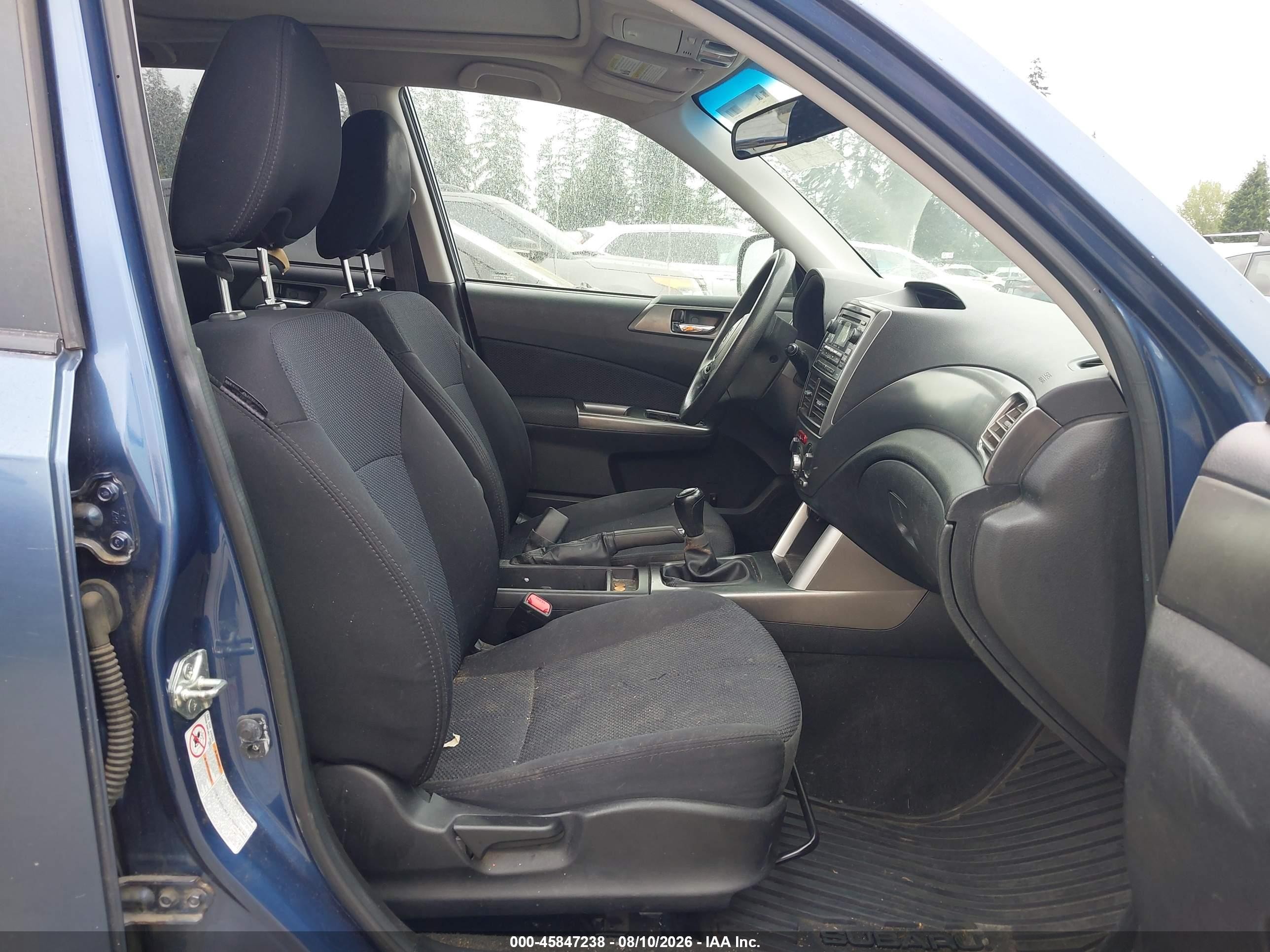 2011 Subaru Forester 2.5x Premium Blue vin: JF2SHADC2BG728622