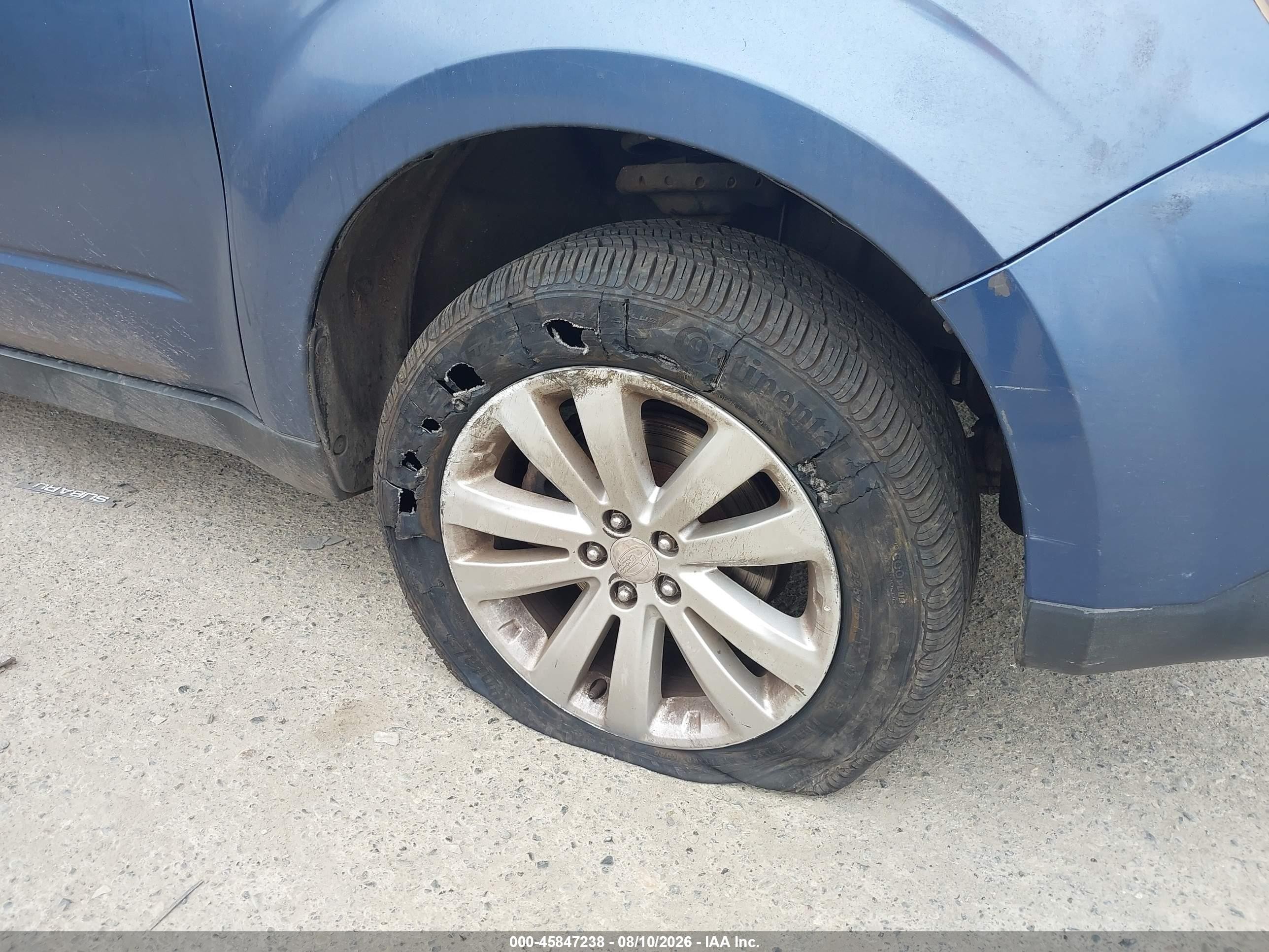 2011 Subaru Forester 2.5x Premium Blue vin: JF2SHADC2BG728622