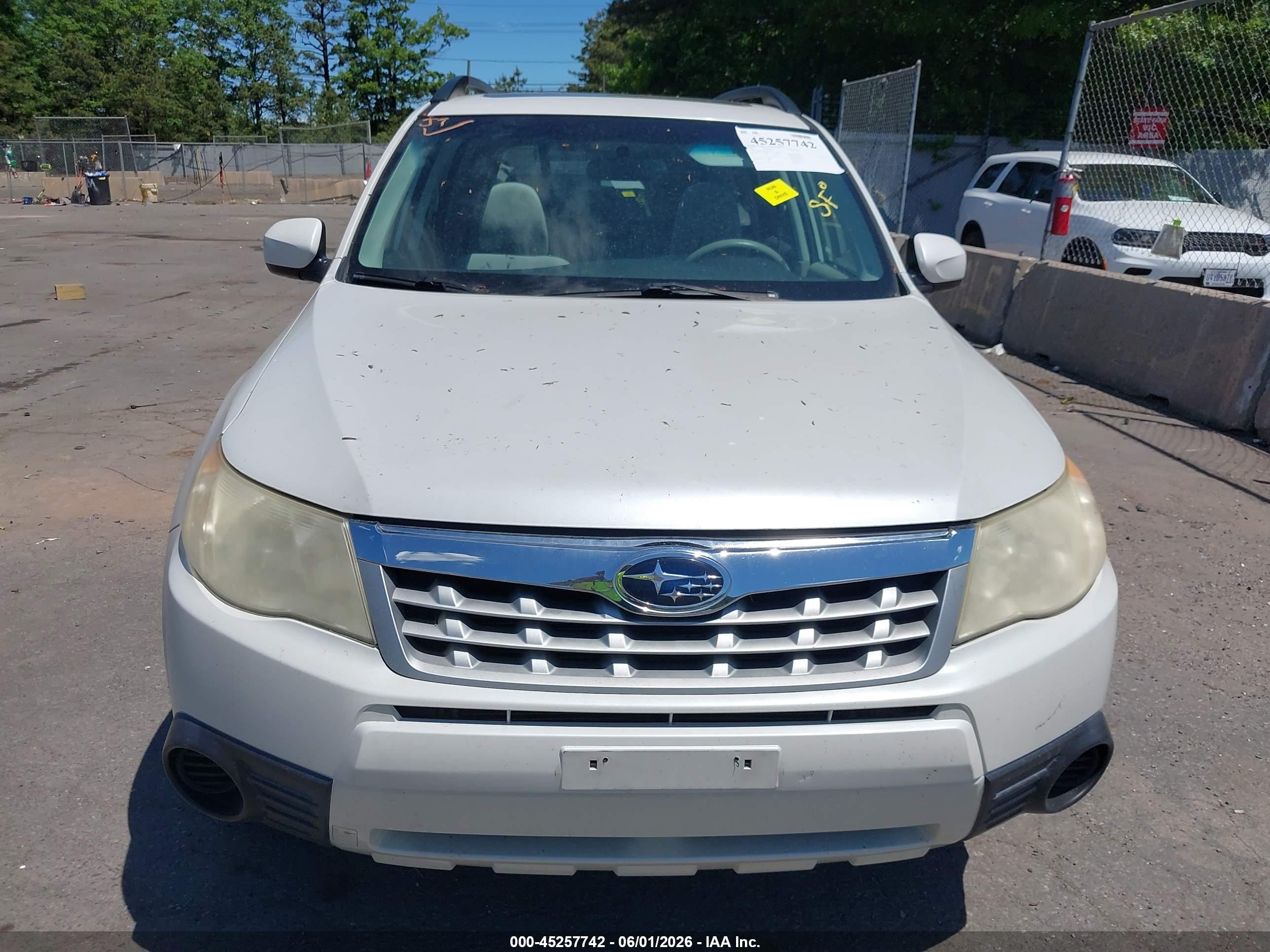 2011 Subaru Forester 2.5x Premium White vin: JF2SHADC2BH745141