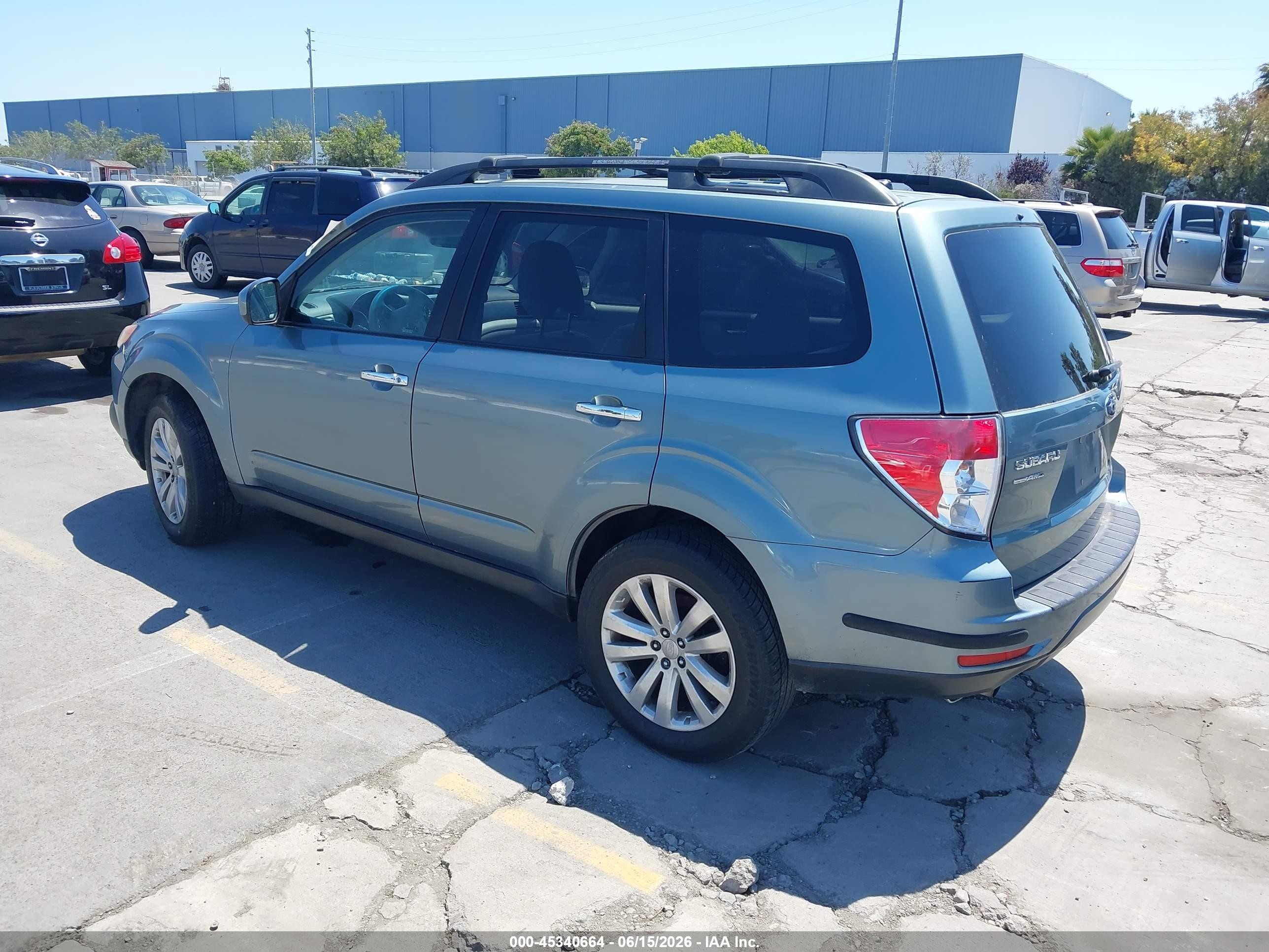 2011 Subaru Forester 2.5x Premium Teal vin: JF2SHADC2BH751179