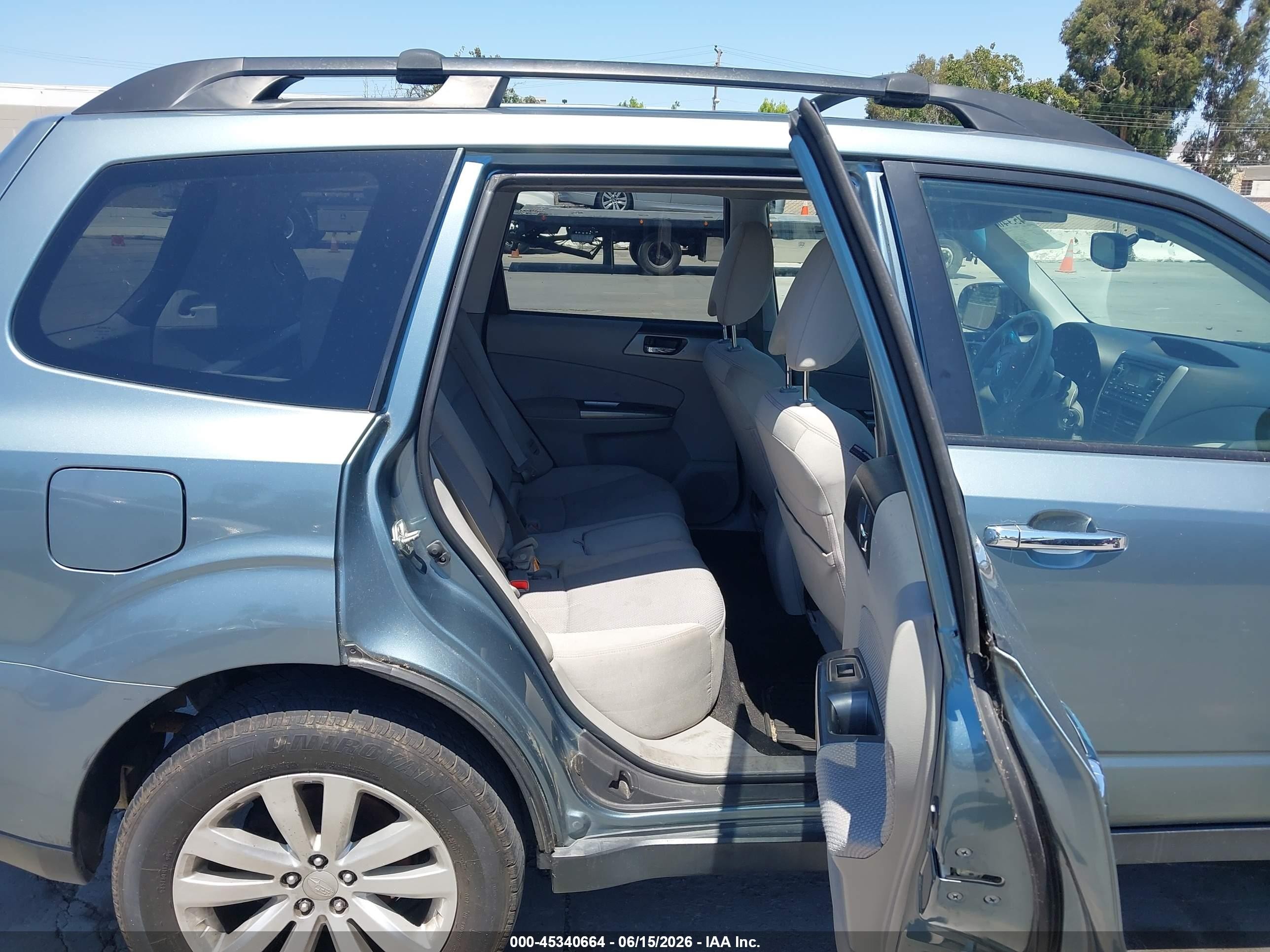 2011 Subaru Forester 2.5x Premium Teal vin: JF2SHADC2BH751179