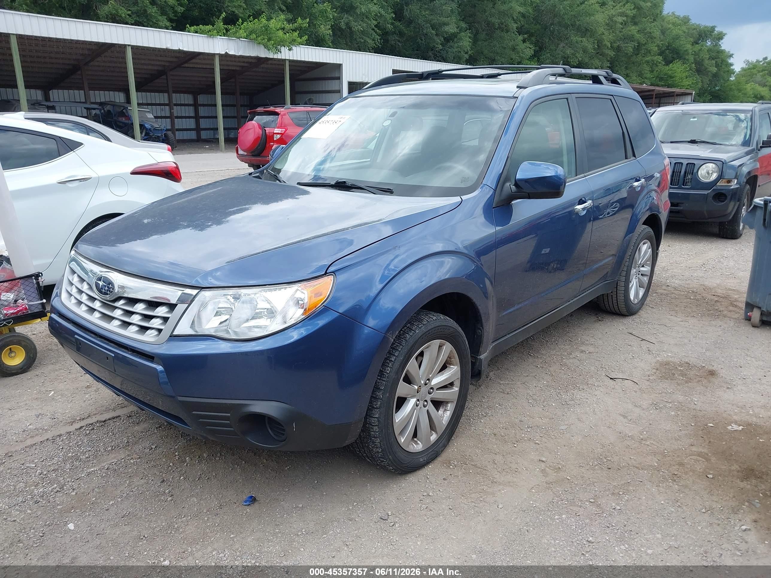 2012 Subaru Forester 2.5x Premium Blue vin: JF2SHADC2CH428395
