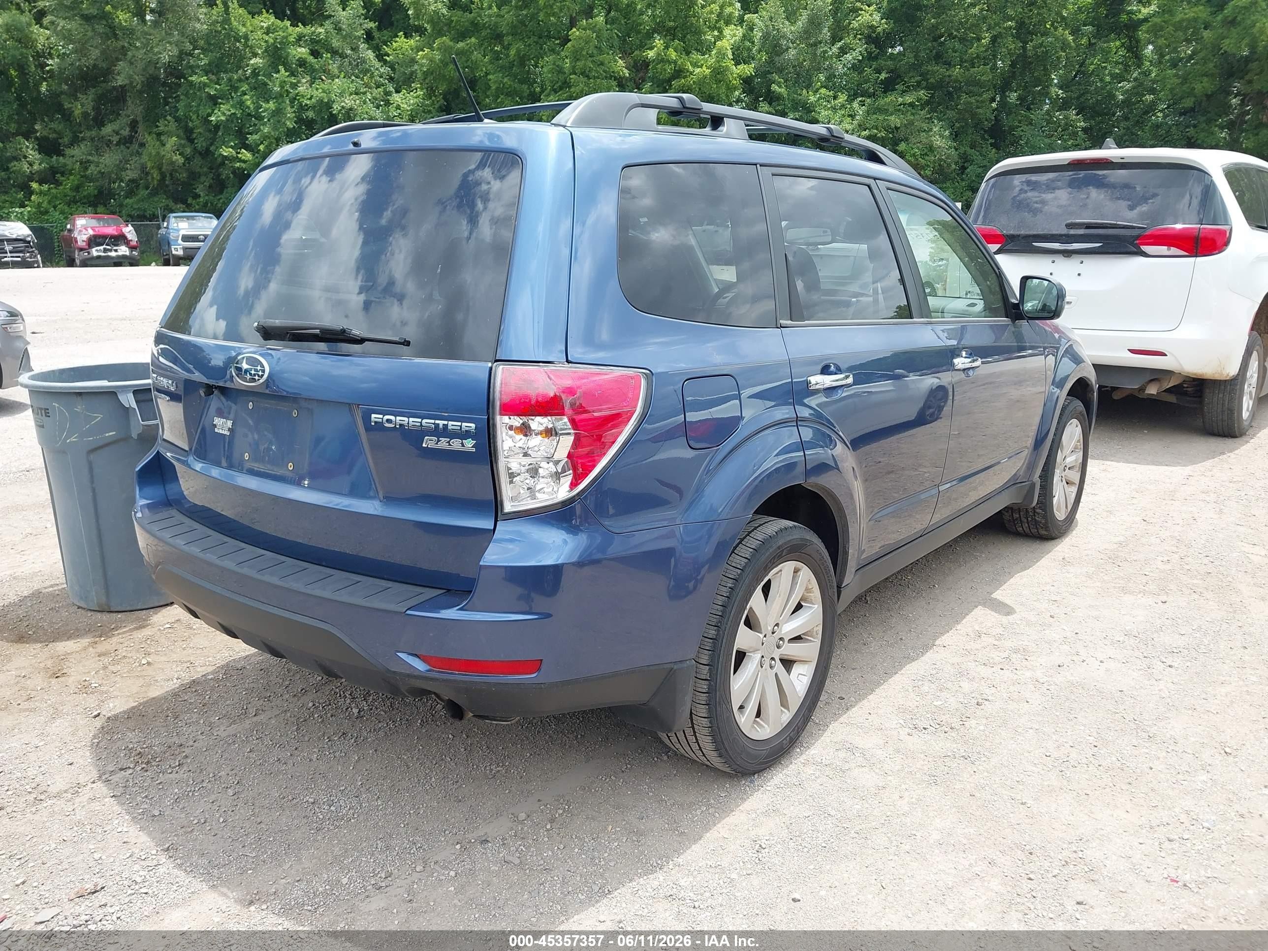 2012 Subaru Forester 2.5x Premium Blue vin: JF2SHADC2CH428395