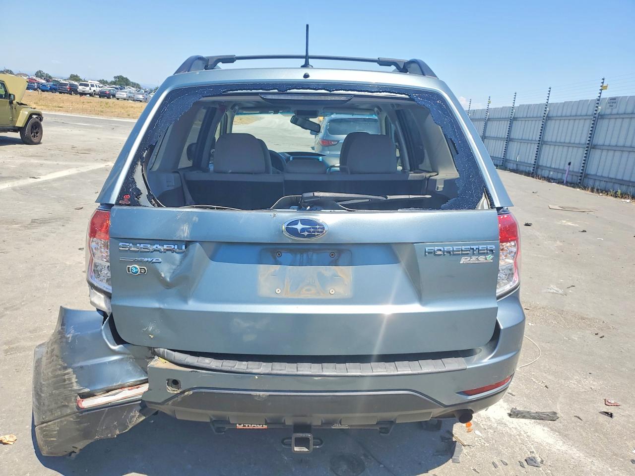 2012 Subaru Forester 2.5x Premium Teal vin: JF2SHADC2CH443933
