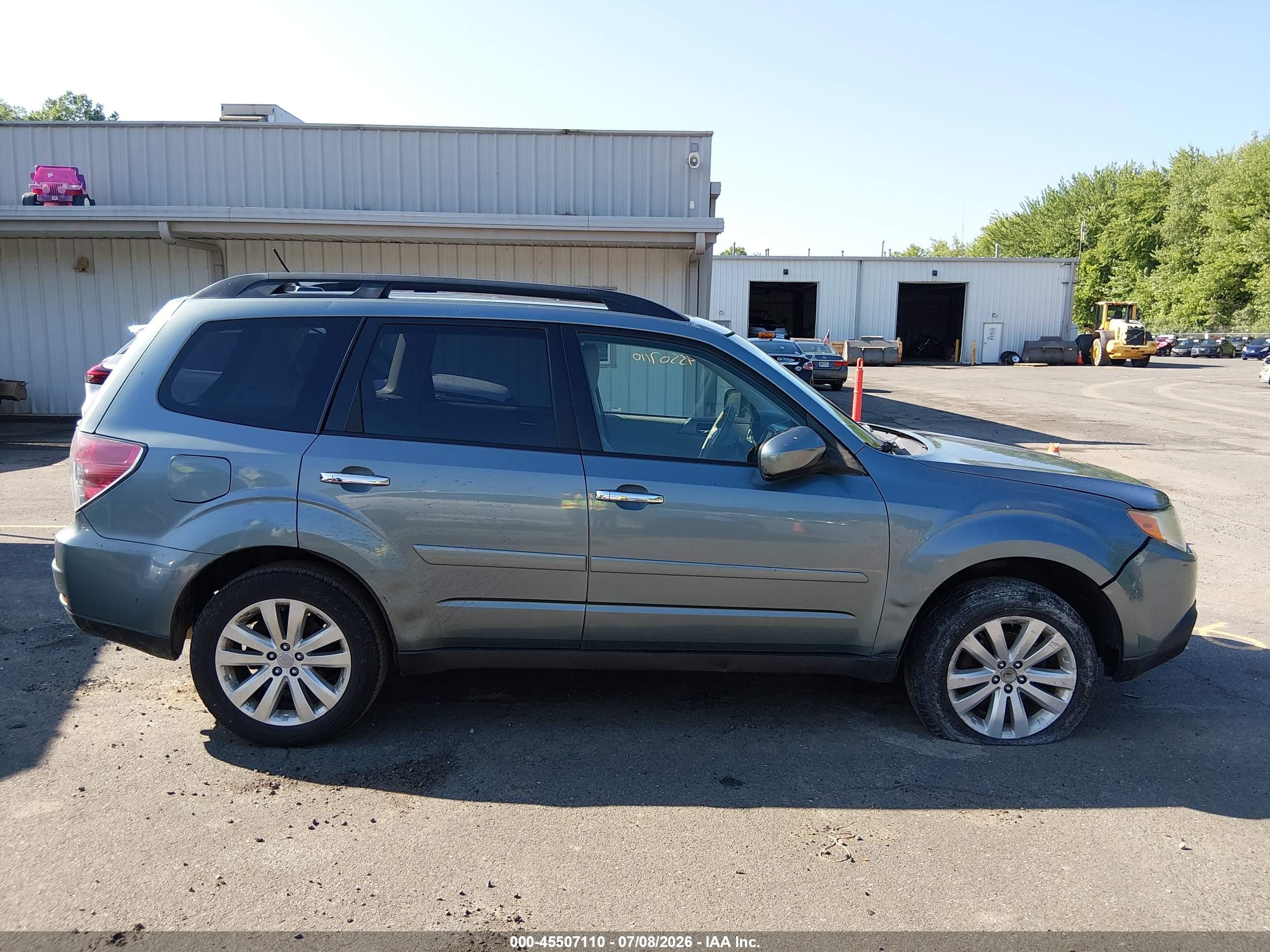 2012 Subaru Forester 2.5x Premium Light Blue vin: JF2SHADC2CH447531