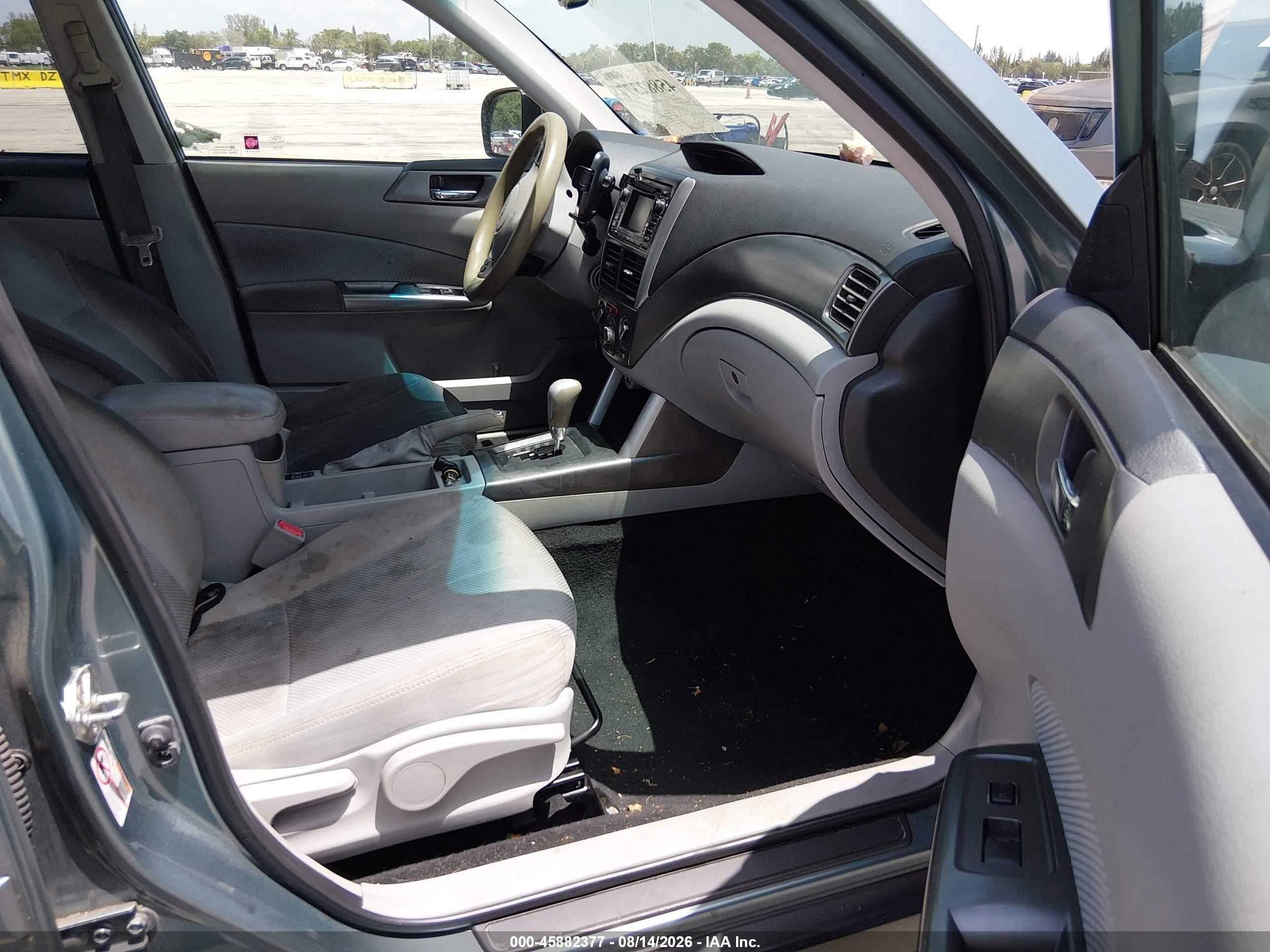 2013 Subaru Forester 2.5x Premium Gray vin: JF2SHADC2DH400887