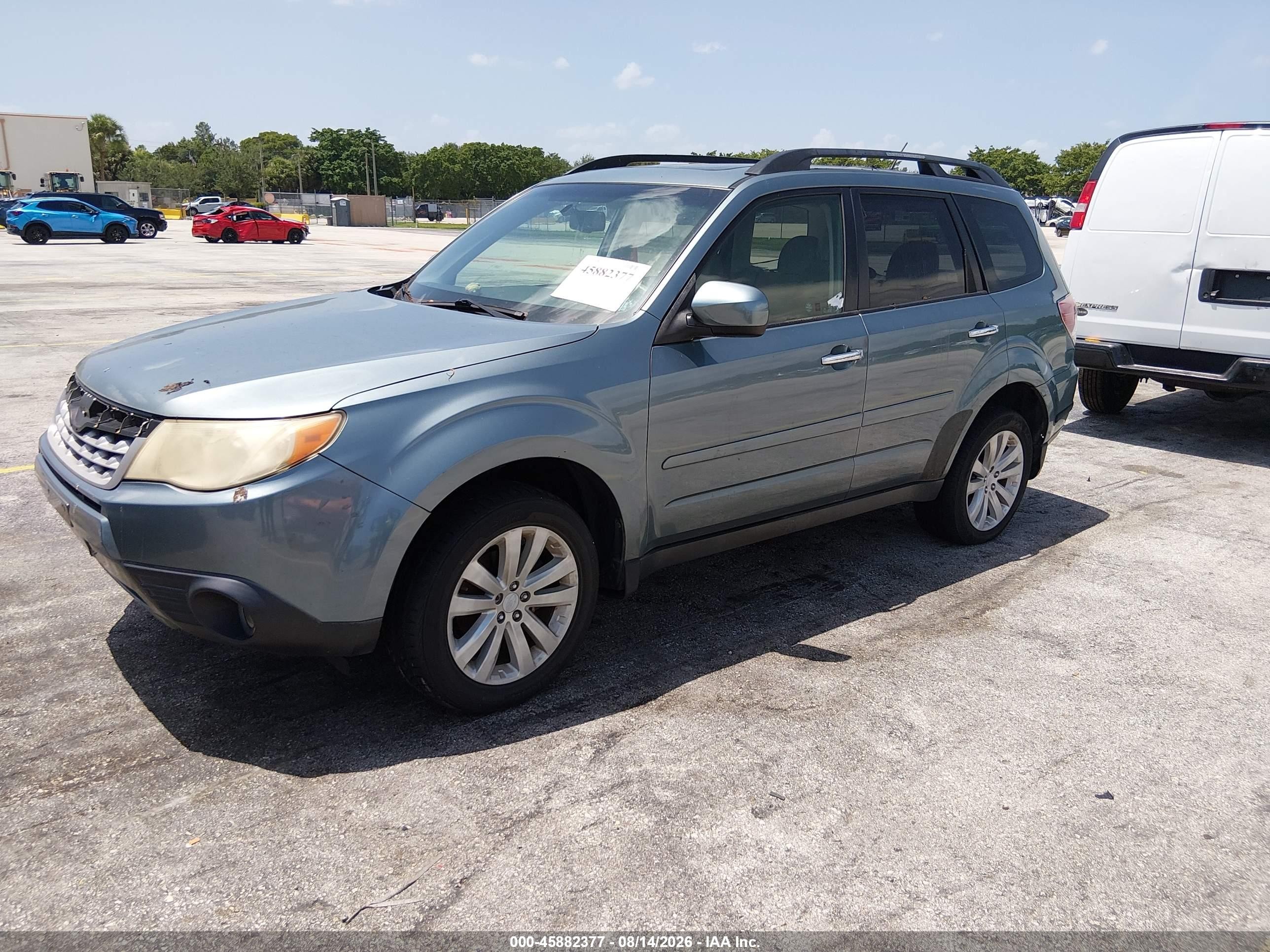 2013 Subaru Forester 2.5x Premium Gray vin: JF2SHADC2DH400887