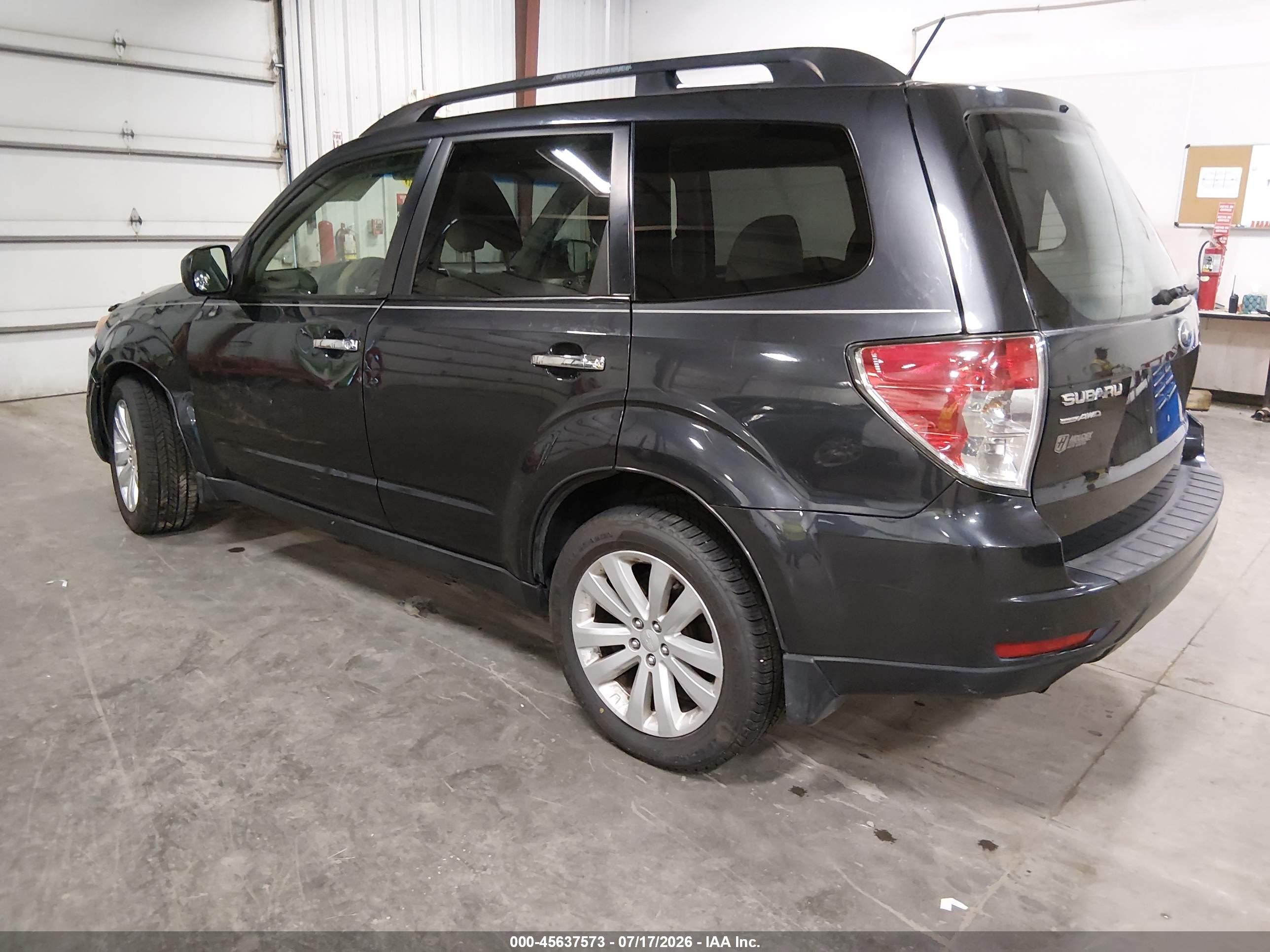 2013 Subaru Forester 2.5x Premium Gray vin: JF2SHADC2DH410755