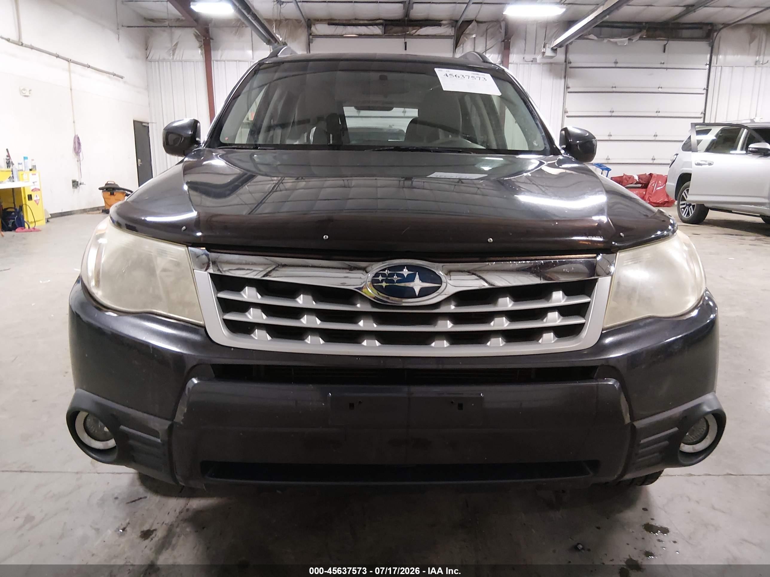 2013 Subaru Forester 2.5x Premium Gray vin: JF2SHADC2DH410755