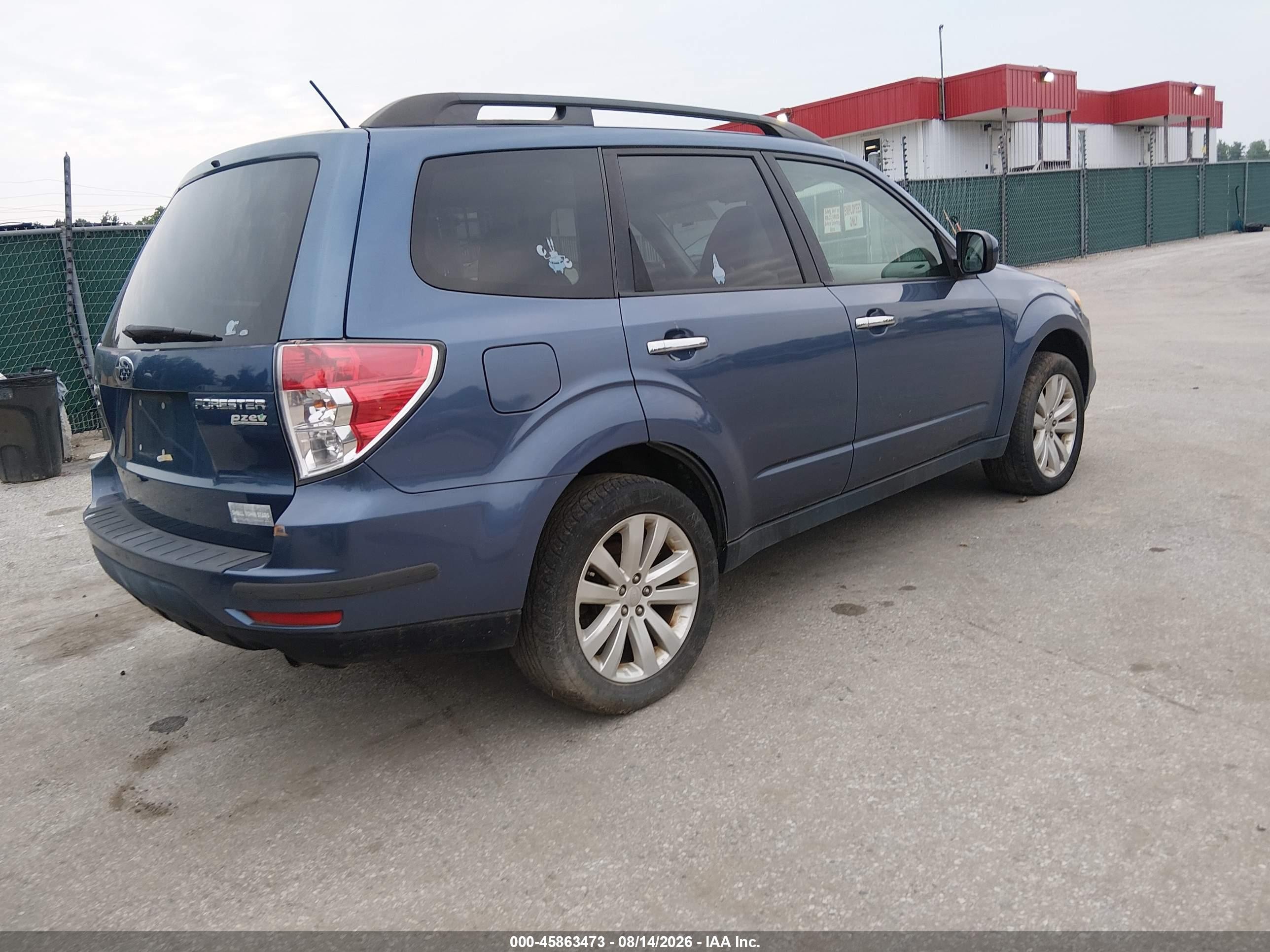 2013 Subaru Forester 2.5x Premium Blue vin: JF2SHADC2DH410982
