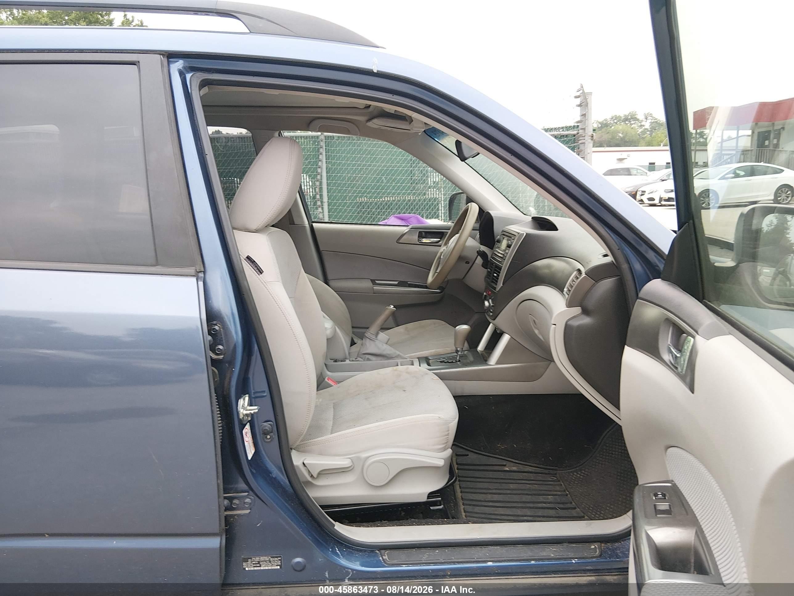 2013 Subaru Forester 2.5x Premium Blue vin: JF2SHADC2DH410982