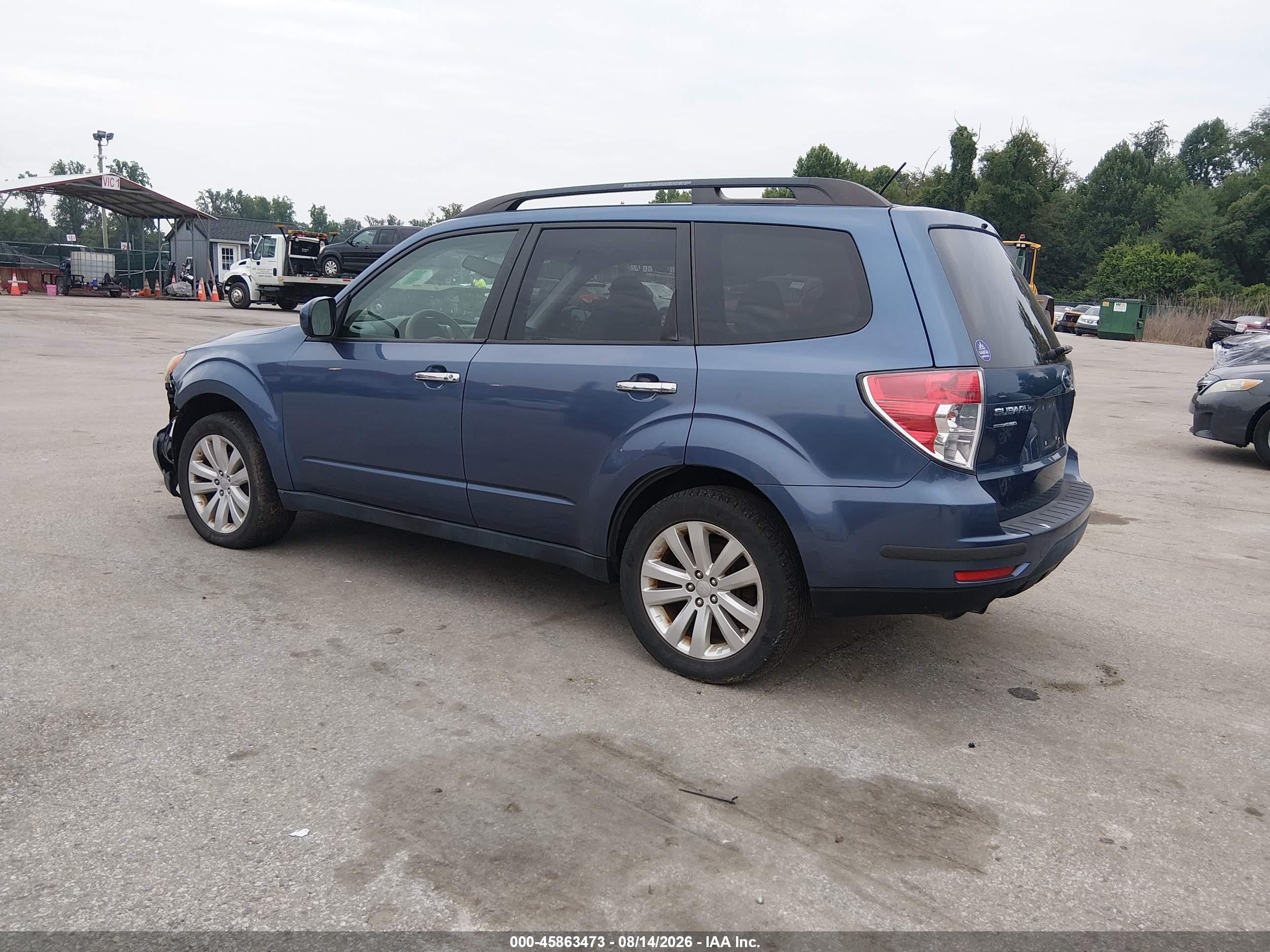 2013 Subaru Forester 2.5x Premium Blue vin: JF2SHADC2DH410982