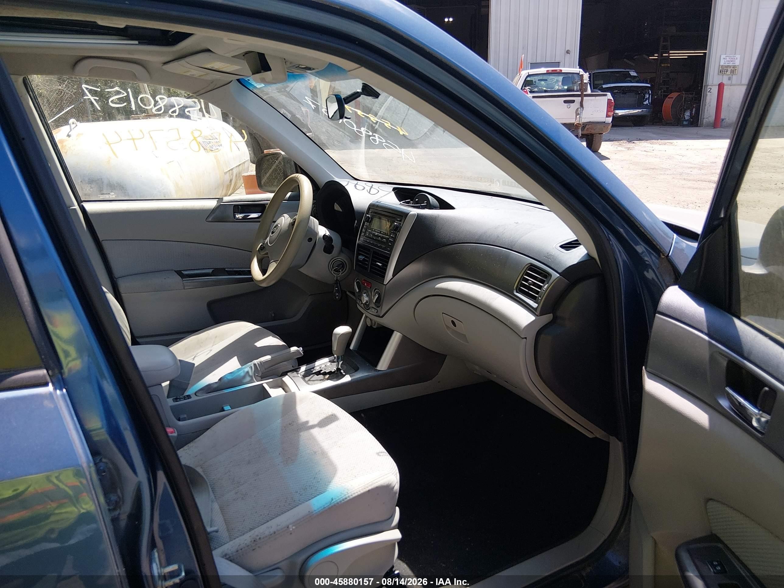 2013 Subaru Forester 2.5x Premium Blue vin: JF2SHADC2DH418208