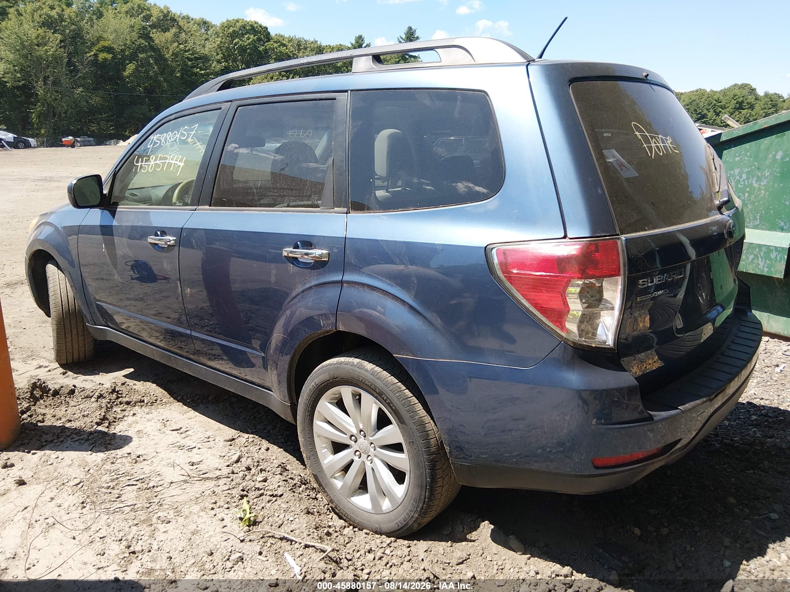 2013 Subaru Forester 2.5x Premium Blue vin: JF2SHADC2DH418208