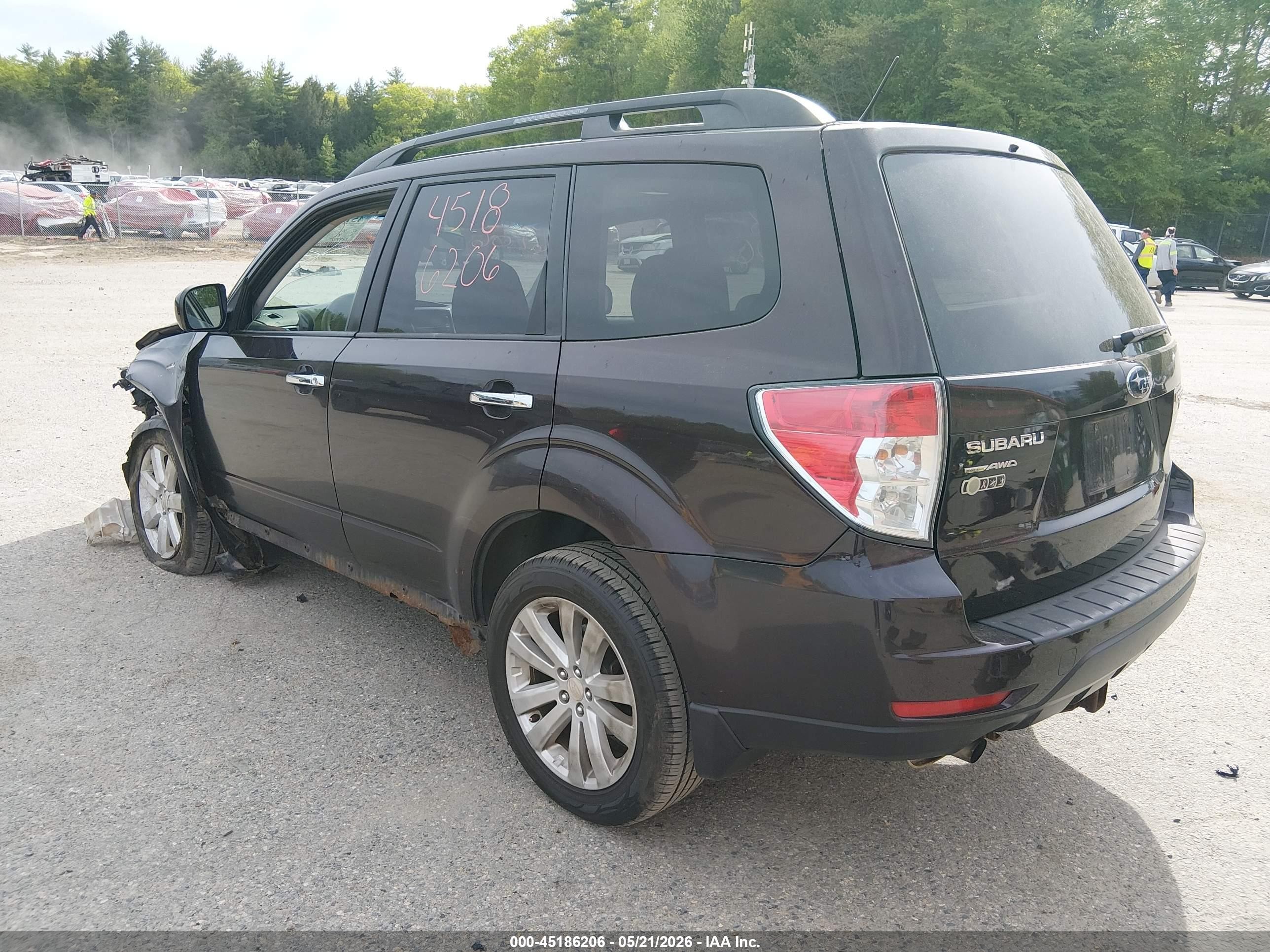 2013 Subaru Forester 2.5x Premium Black vin: JF2SHADC2DH421299