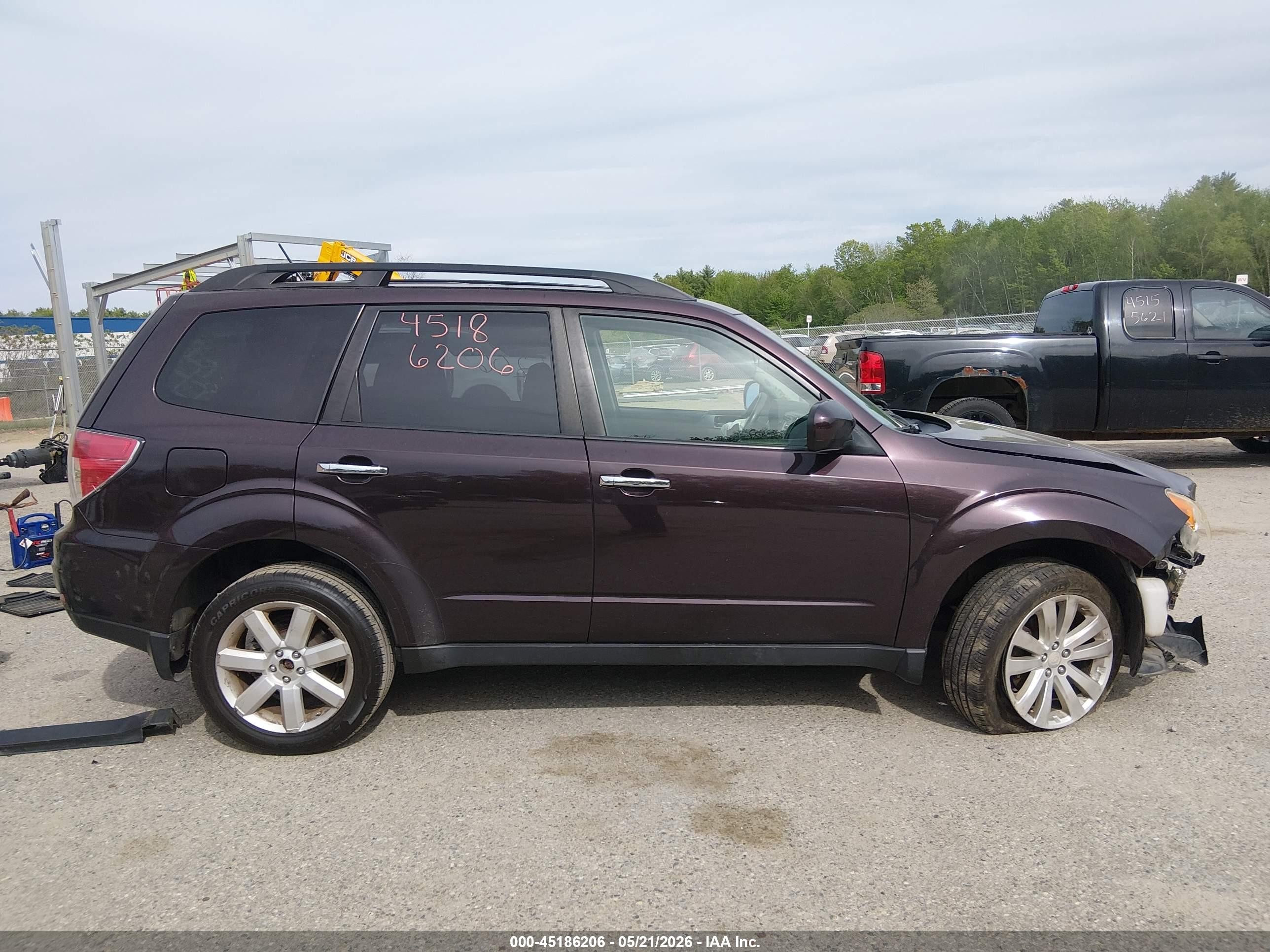 2013 Subaru Forester 2.5x Premium Black vin: JF2SHADC2DH421299
