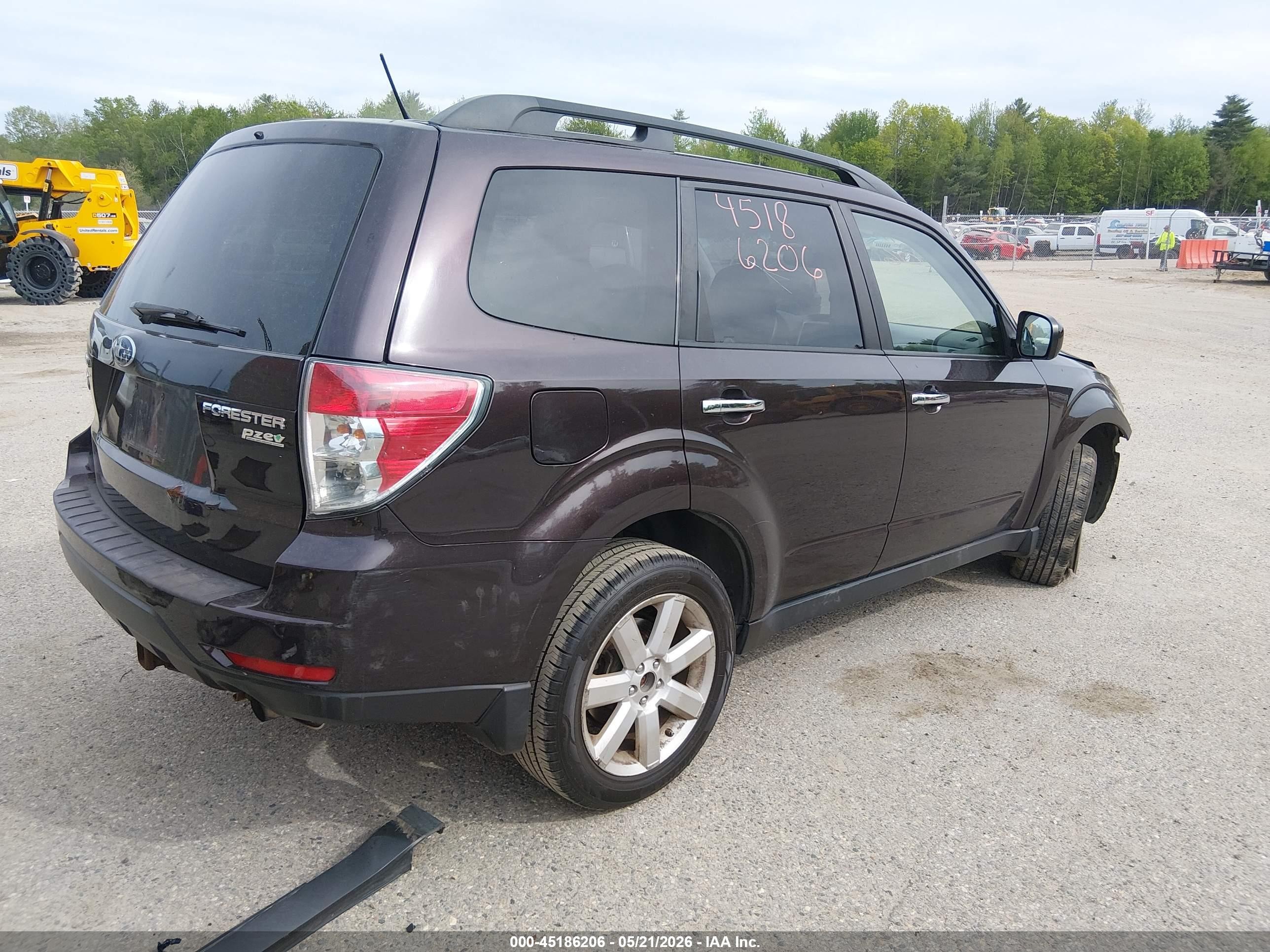 2013 Subaru Forester 2.5x Premium Black vin: JF2SHADC2DH421299
