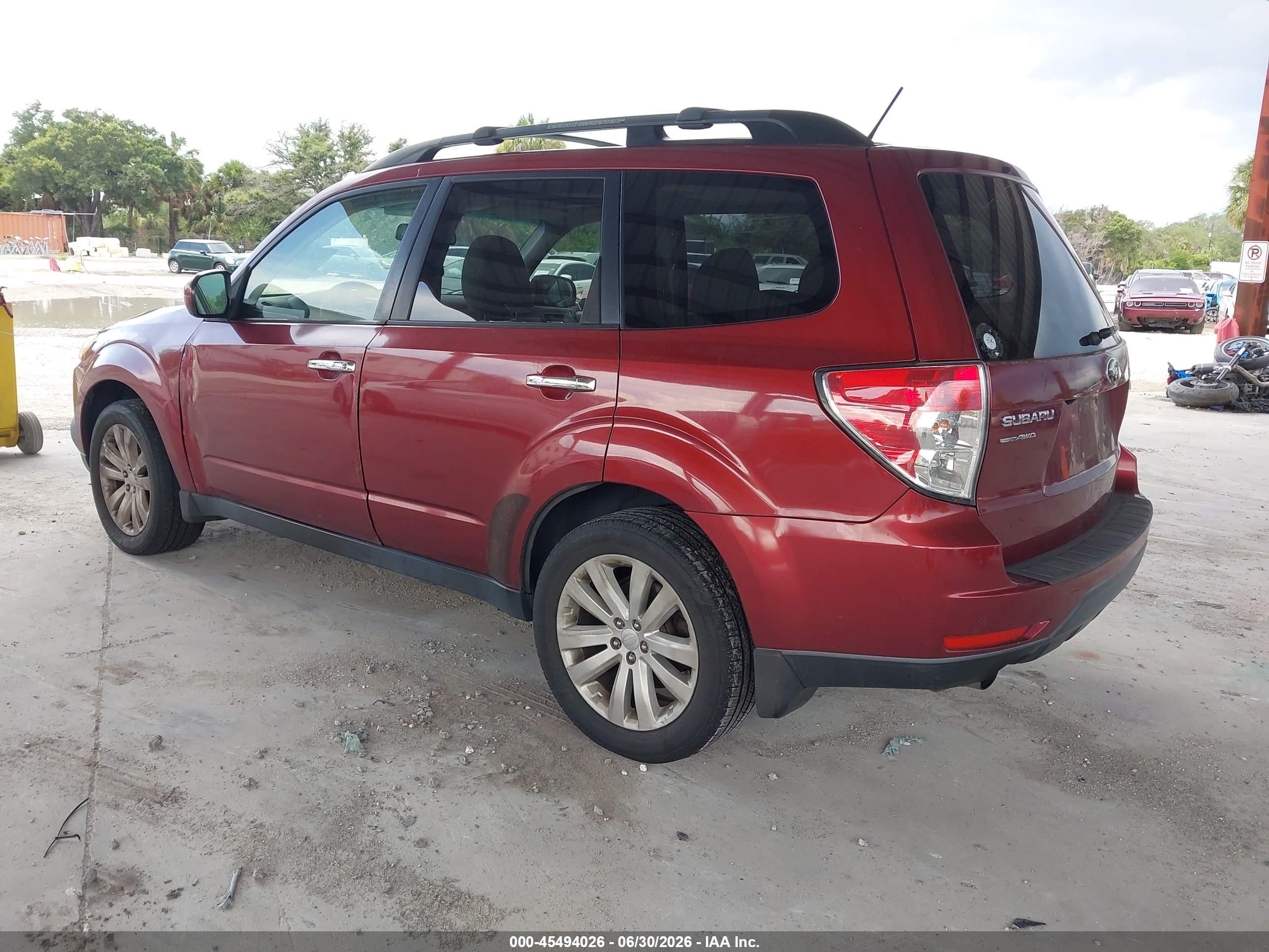 2013 Subaru Forester 2.5x Premium Red vin: JF2SHADC2DH442492