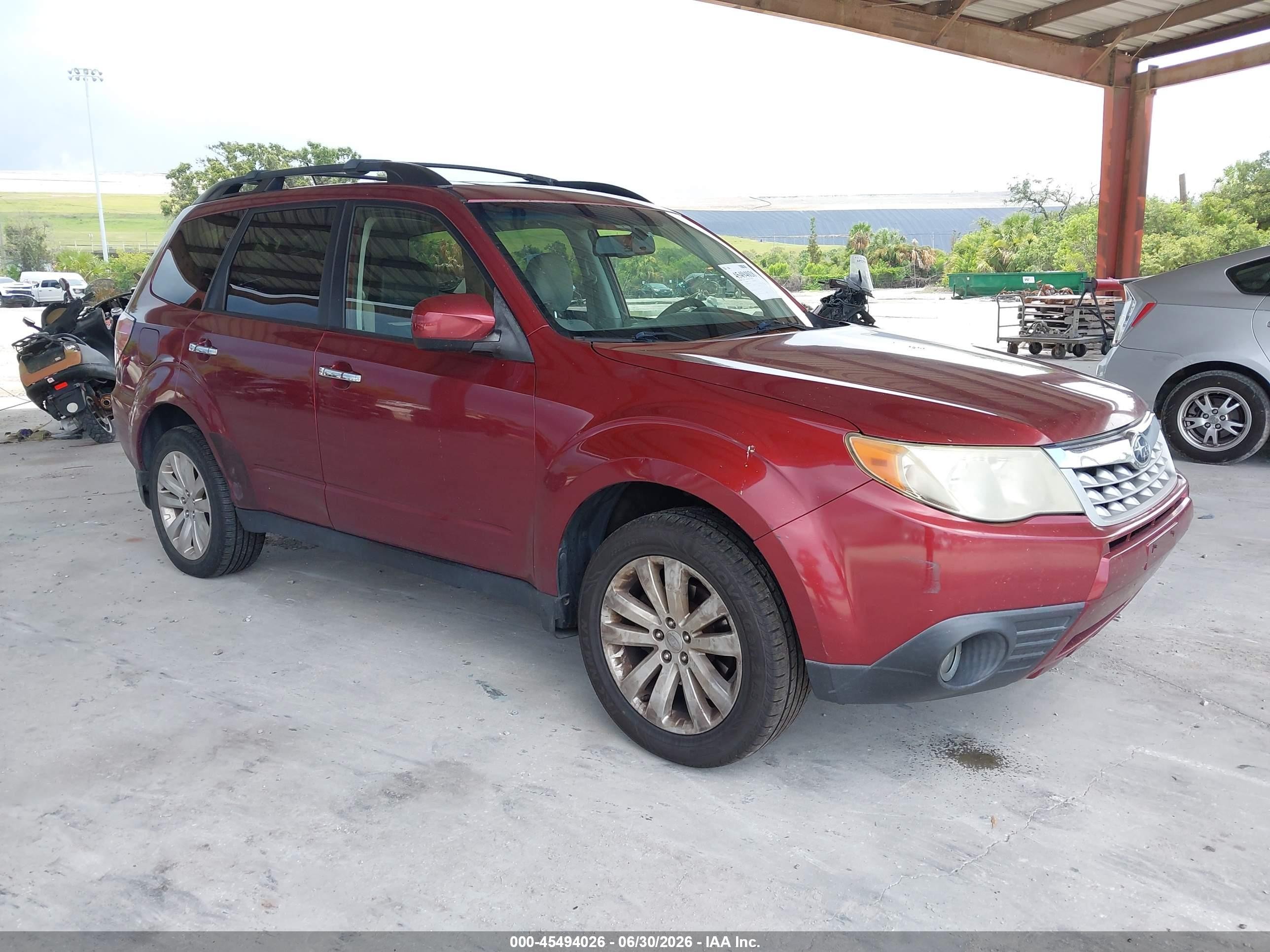 2013 Subaru Forester 2.5x Premium Red vin: JF2SHADC2DH442492