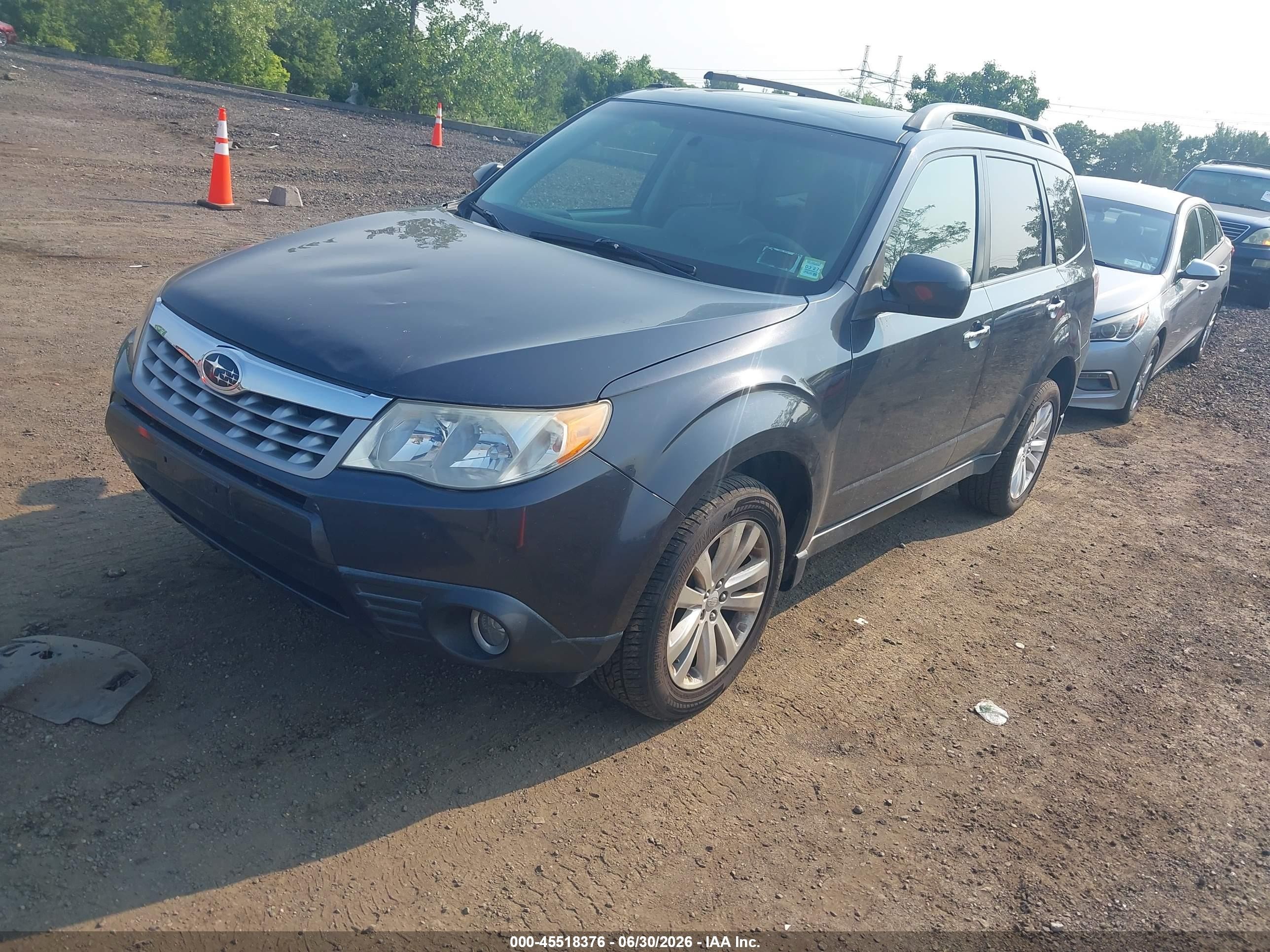 2013 Subaru Forester 2.5x Premium Gray vin: JF2SHADC2DH443805