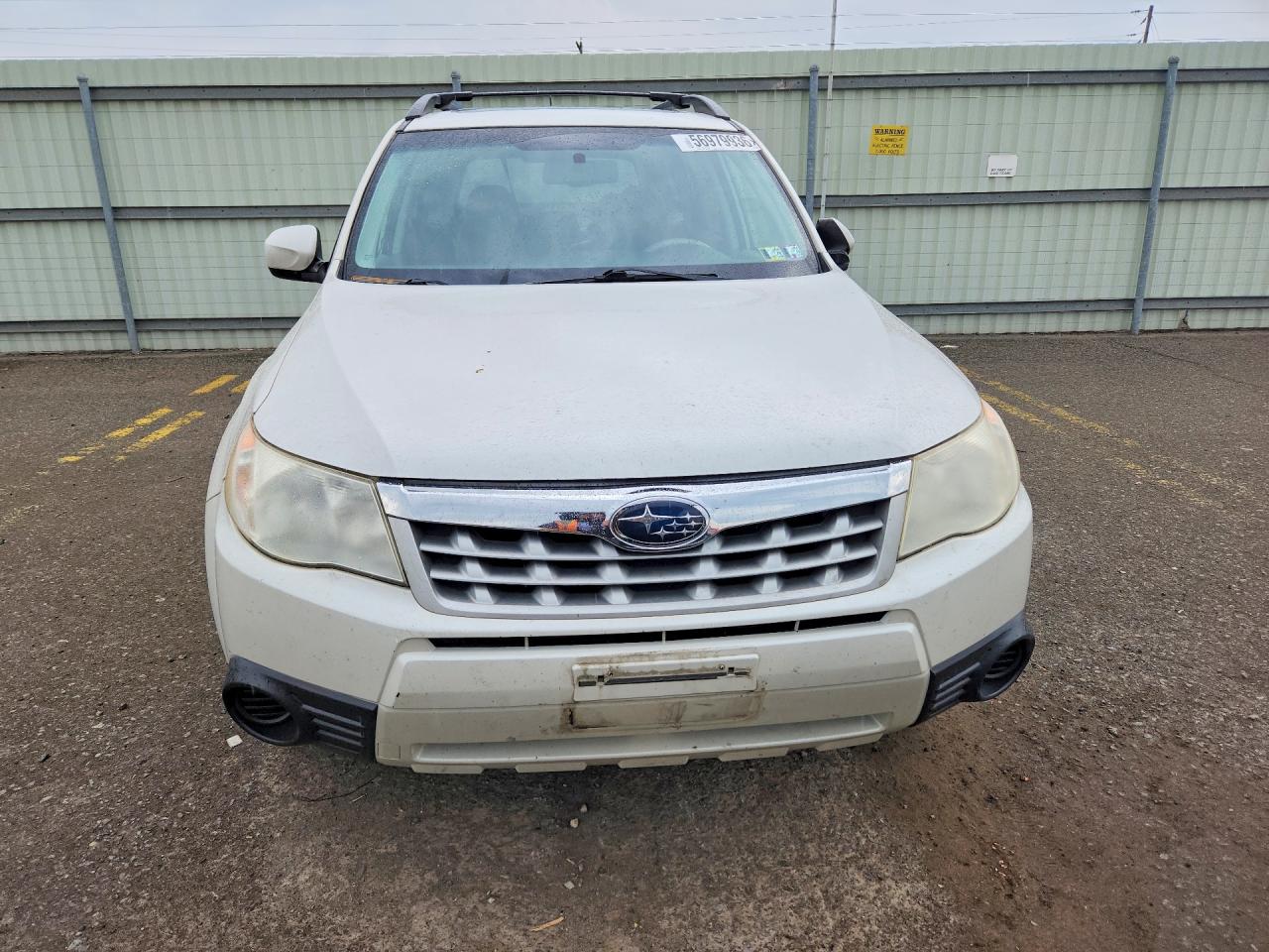 2011 Subaru Forester 2.5x Premium White vin: JF2SHADC3BH737078