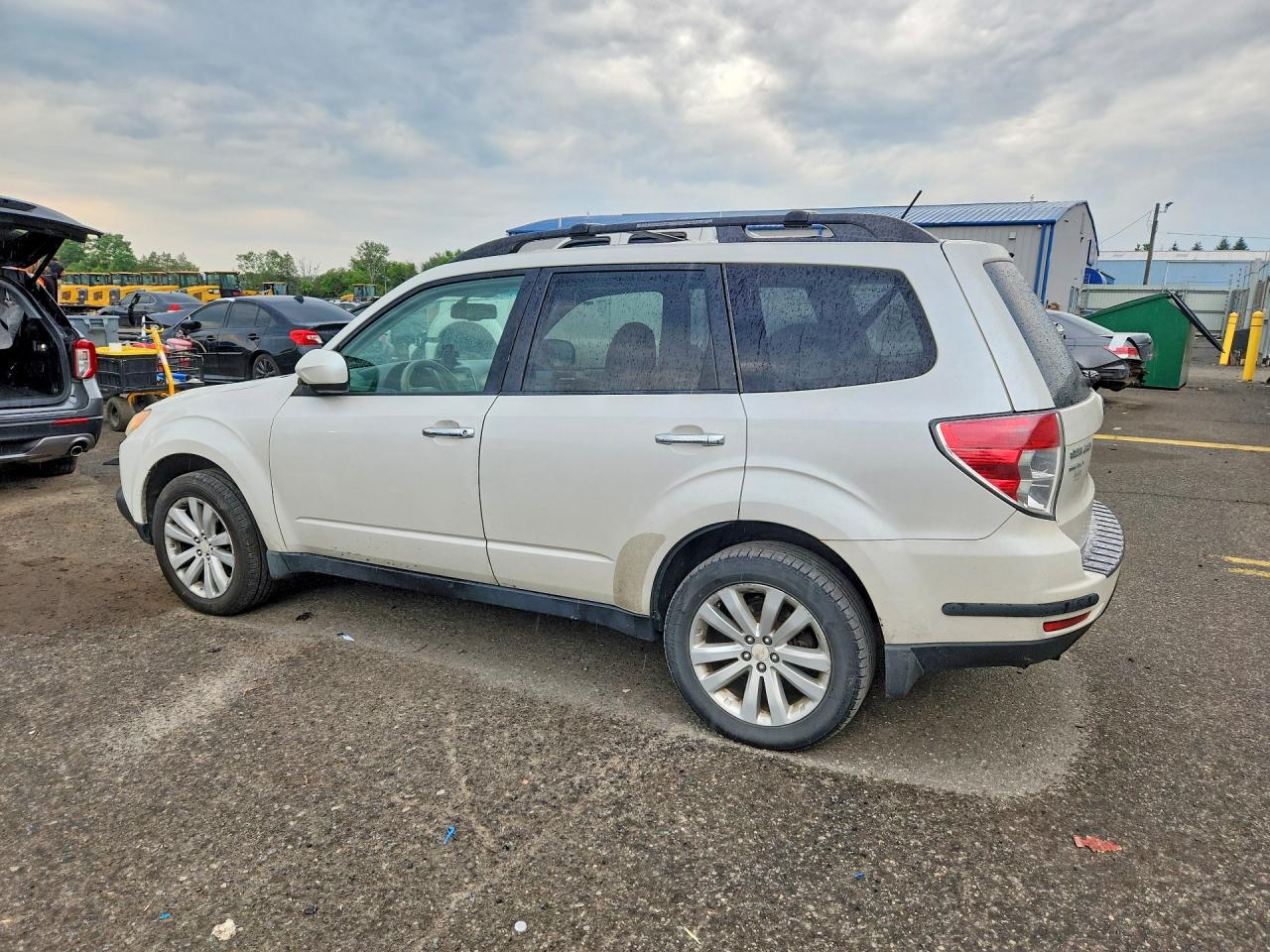 2011 Subaru Forester 2.5x Premium White vin: JF2SHADC3BH737078