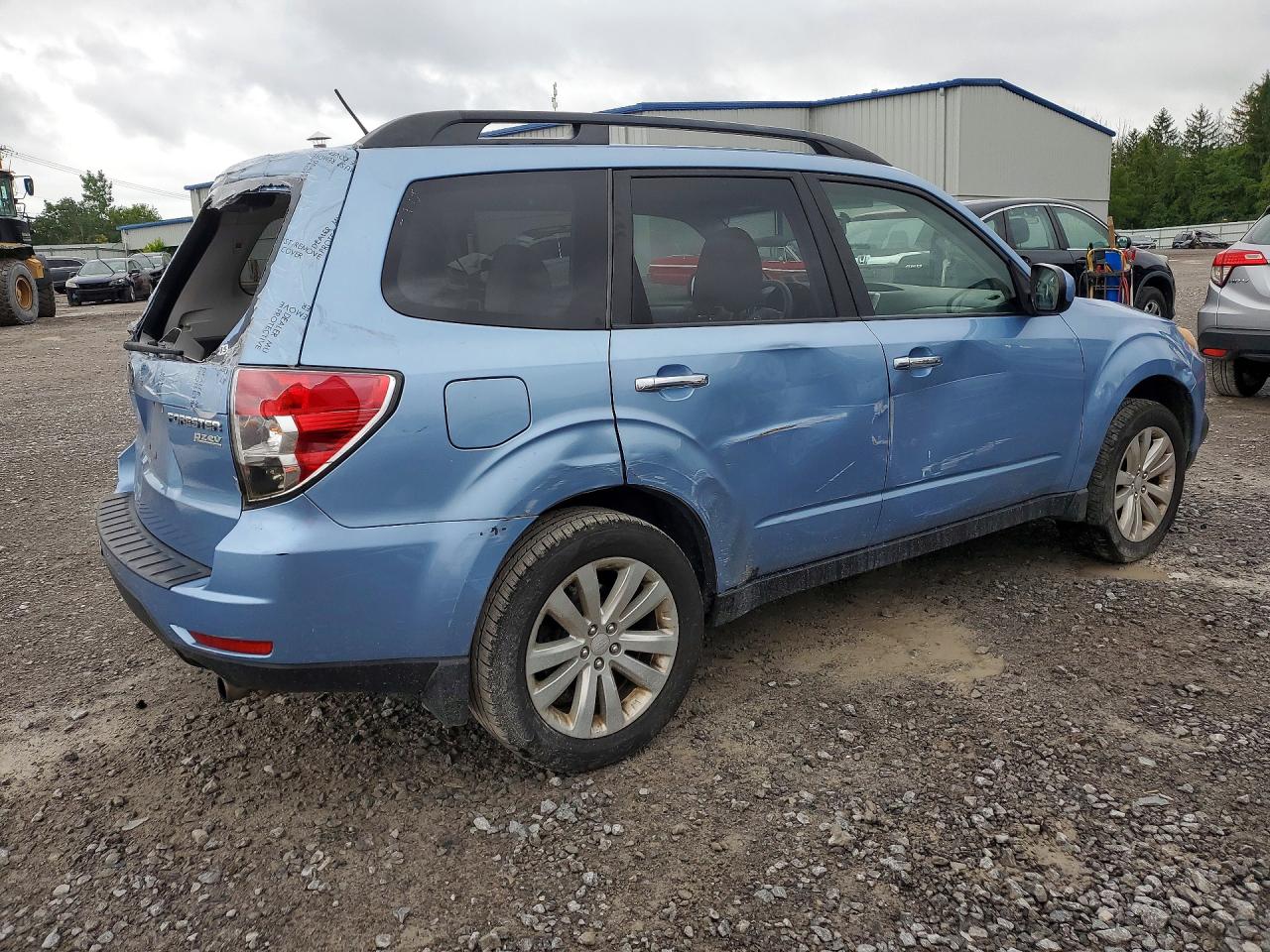 2011 Subaru Forester 2.5x Premium Blue vin: JF2SHADC3BH753281