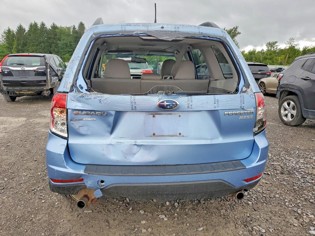 2011 Subaru Forester 2.5x Premium Blue vin: JF2SHADC3BH753281