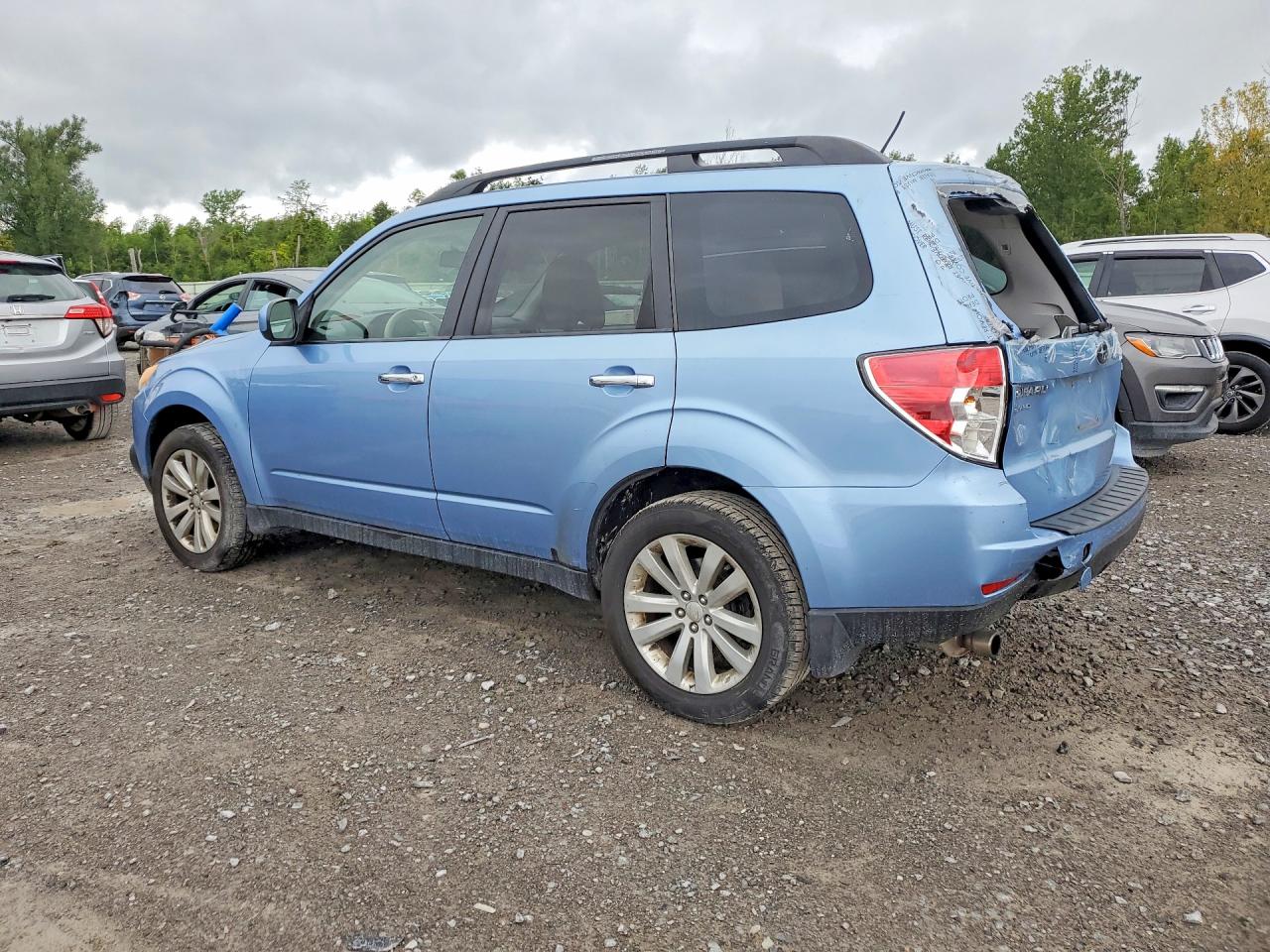 2011 Subaru Forester 2.5x Premium Blue vin: JF2SHADC3BH753281