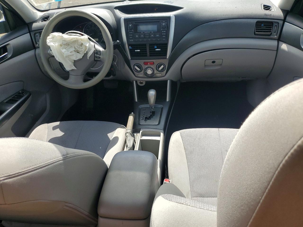 2011 Subaru Forester 2.5x Premium White vin: JF2SHADC3BH777807
