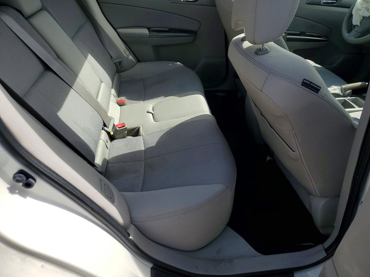 2011 Subaru Forester 2.5x Premium White vin: JF2SHADC3BH777807