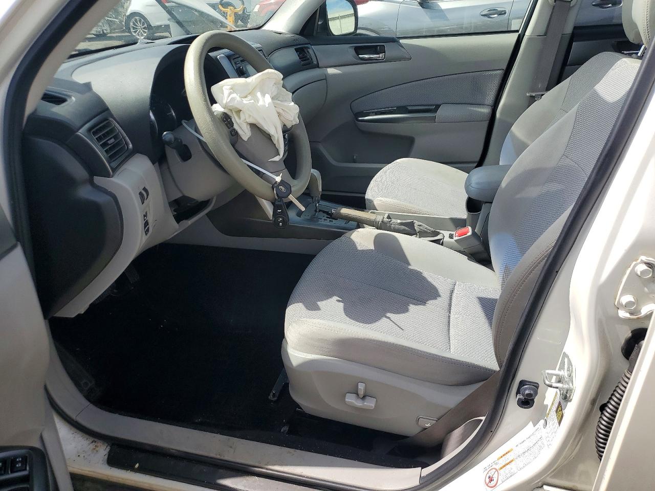 2011 Subaru Forester 2.5x Premium White vin: JF2SHADC3BH777807