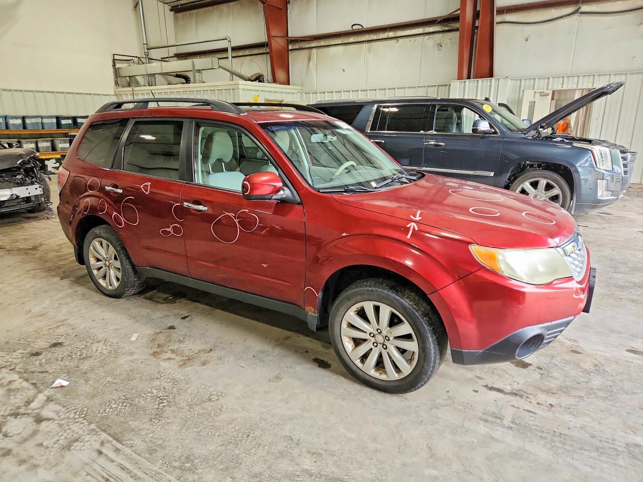2012 Subaru Forester 2.5x Premium Burgundy vin: JF2SHADC3CH401089