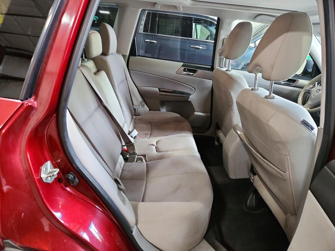 2012 Subaru Forester 2.5x Premium Burgundy vin: JF2SHADC3CH401089