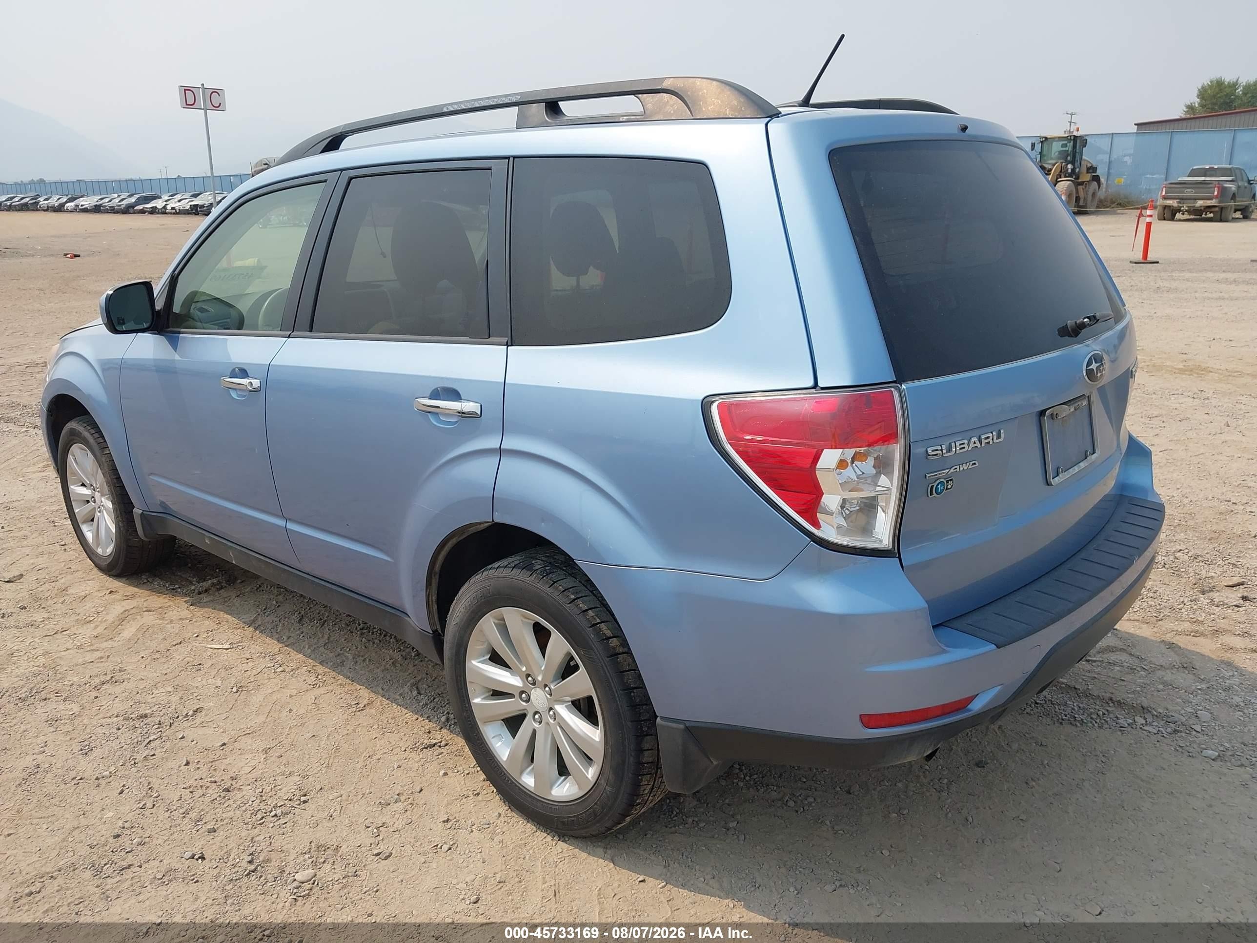 2012 Subaru Forester 2.5x Premium Blue vin: JF2SHADC3CH404106