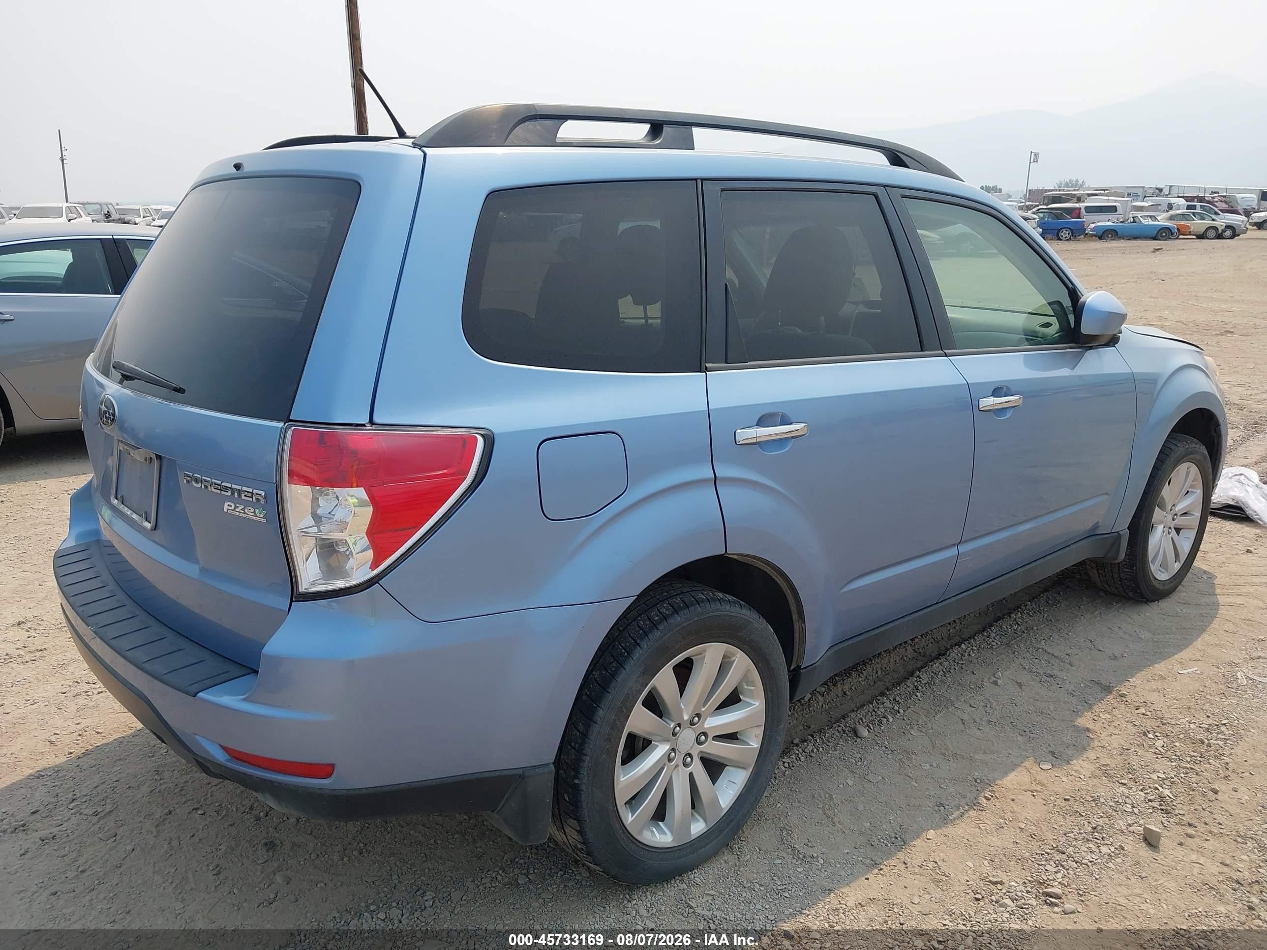 2012 Subaru Forester 2.5x Premium Blue vin: JF2SHADC3CH404106