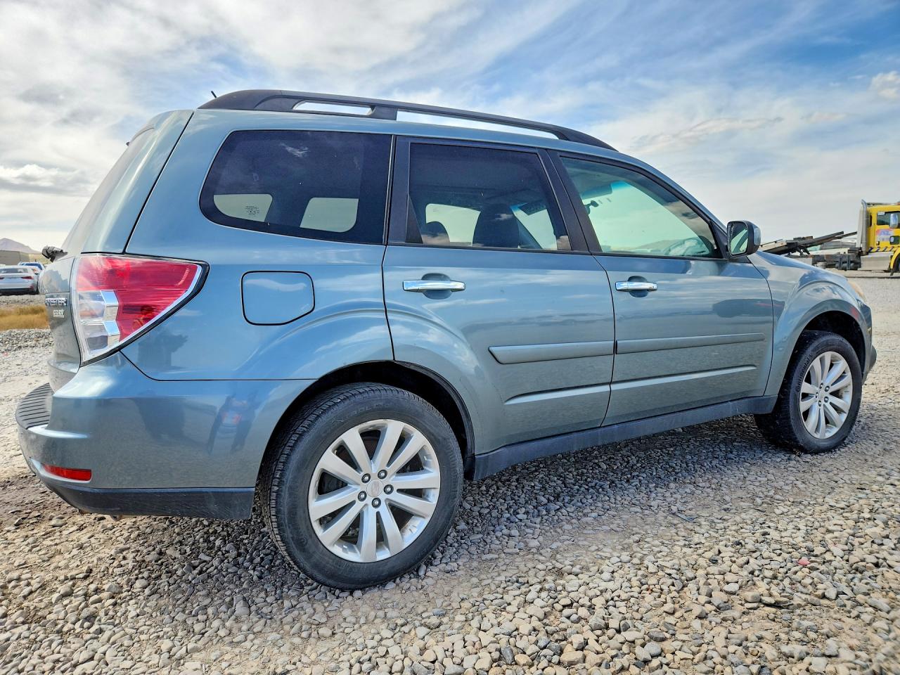 2012 Subaru Forester 2.5x Premium Зеленый vin: JF2SHADC3CH414859