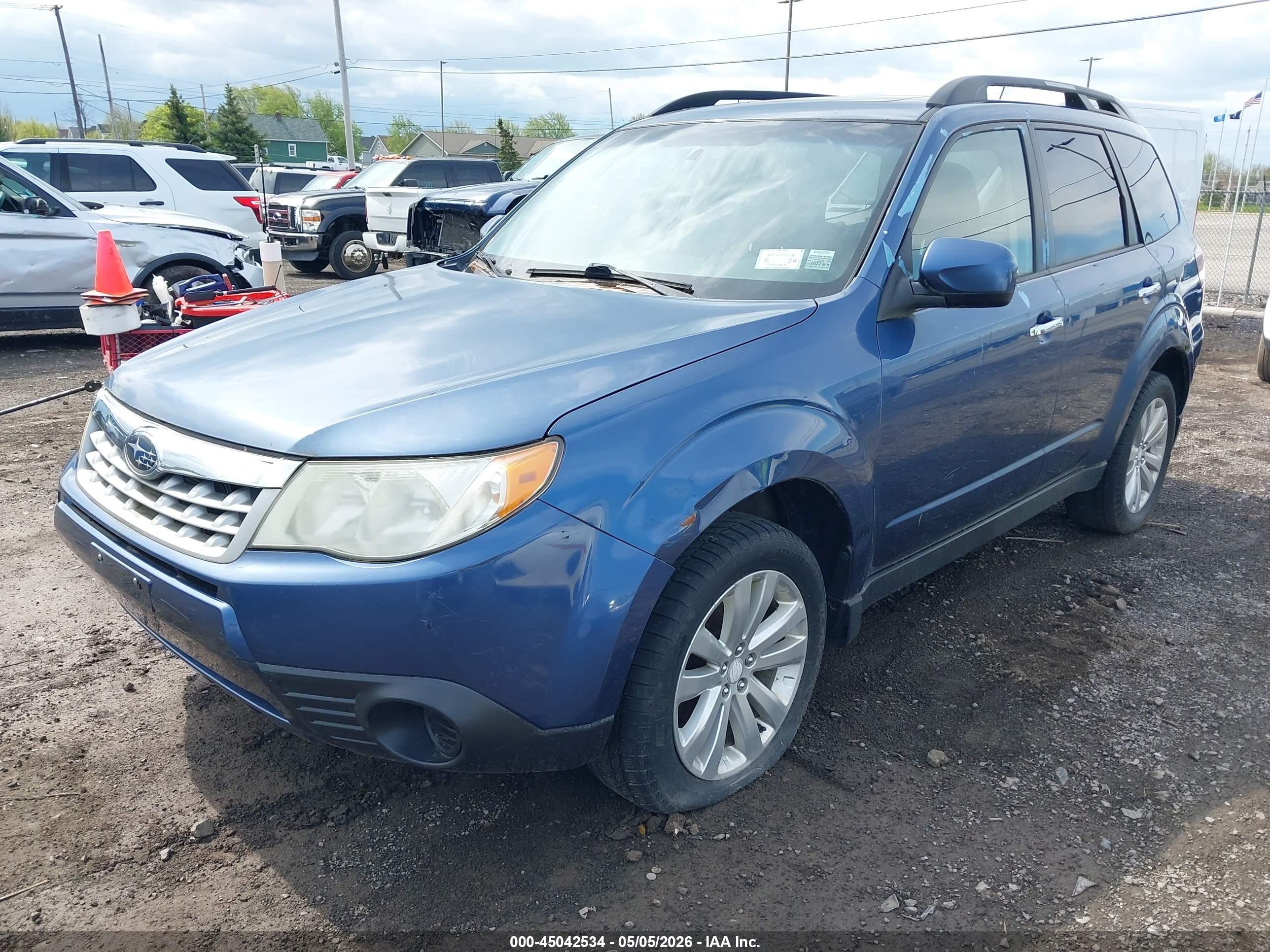2012 Subaru Forester 2.5x Premium Blue vin: JF2SHADC3CH441592