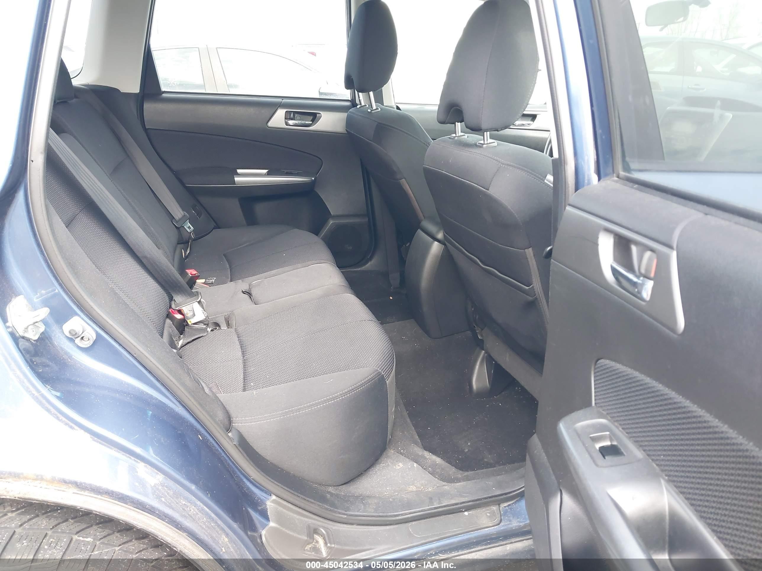 2012 Subaru Forester 2.5x Premium Blue vin: JF2SHADC3CH441592