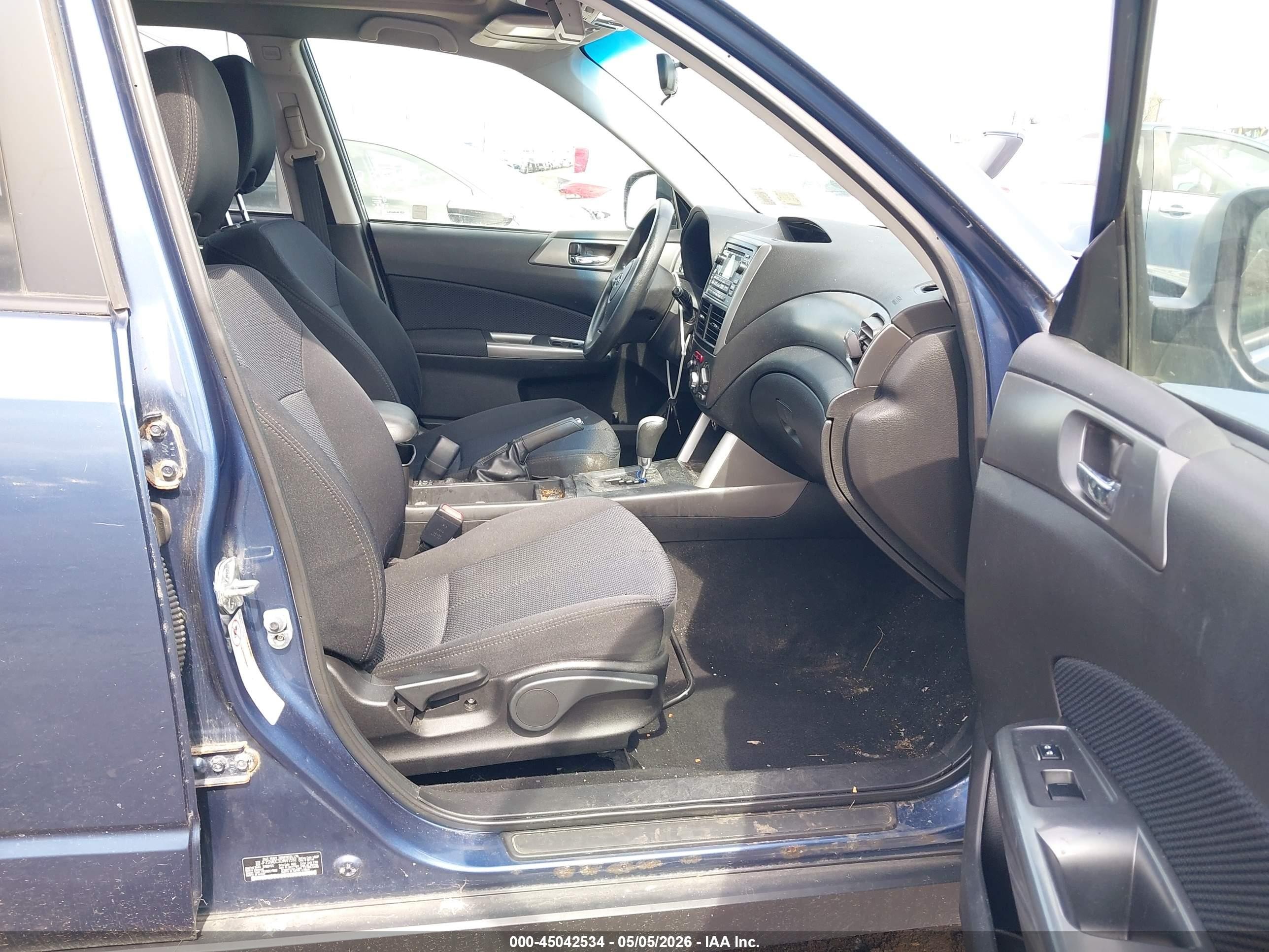 2012 Subaru Forester 2.5x Premium Blue vin: JF2SHADC3CH441592